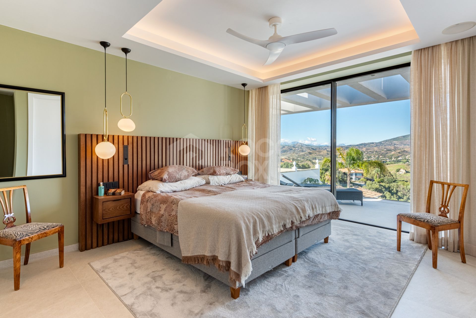 CONTEMPORARY LUXURY VILLA WITH PANORAMIC VIEWS – BUILT 2024