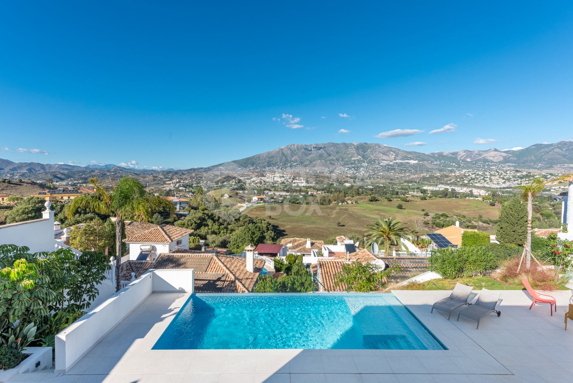 CONTEMPORARY LUXURY VILLA WITH PANORAMIC VIEWS – BUILT 2024