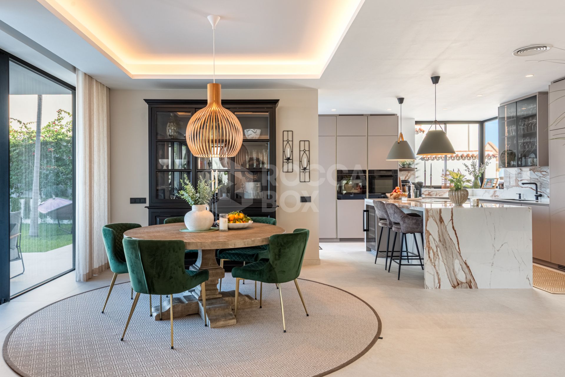 CONTEMPORARY LUXURY VILLA WITH PANORAMIC VIEWS – BUILT 2024