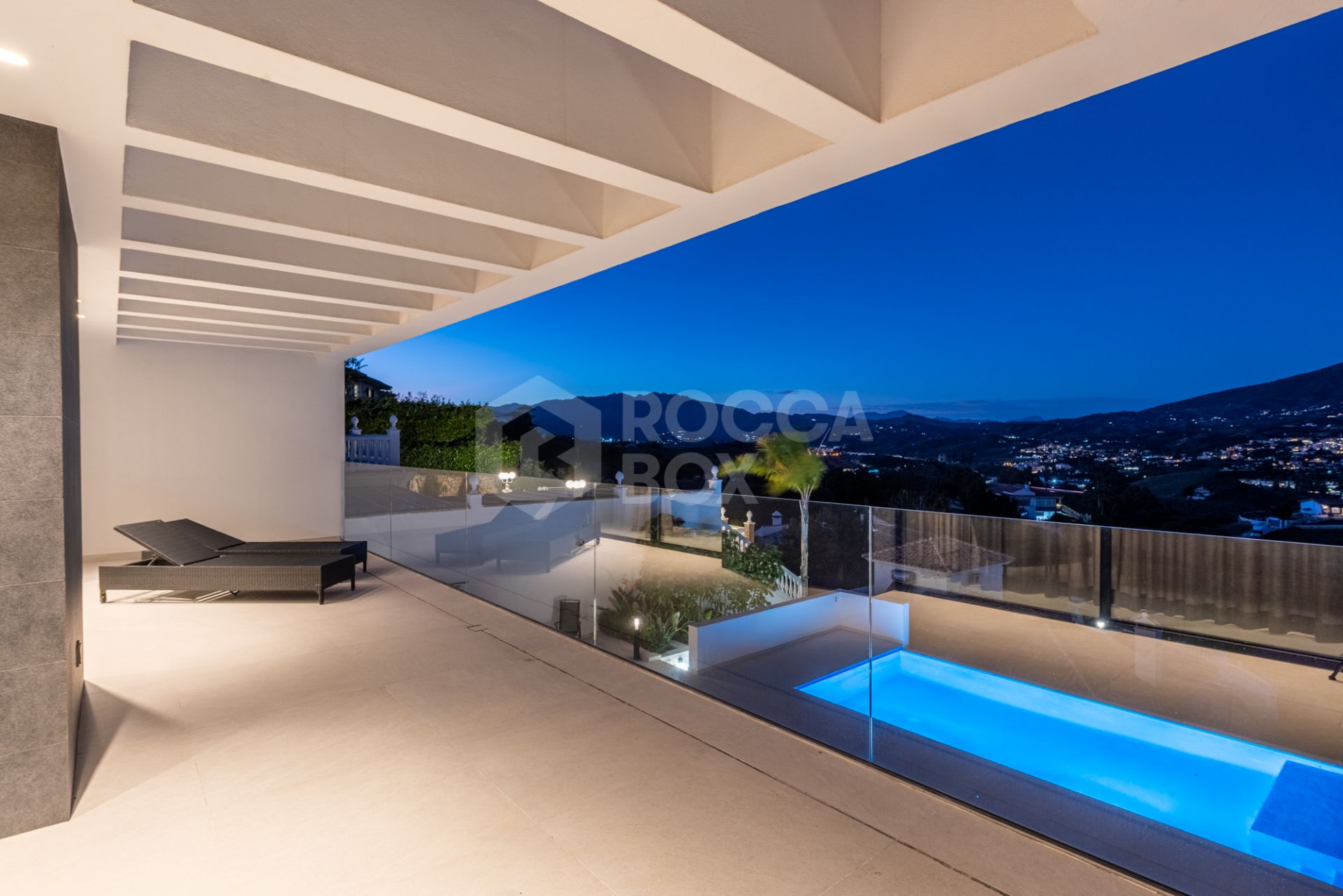 CONTEMPORARY LUXURY VILLA WITH PANORAMIC VIEWS – BUILT 2024