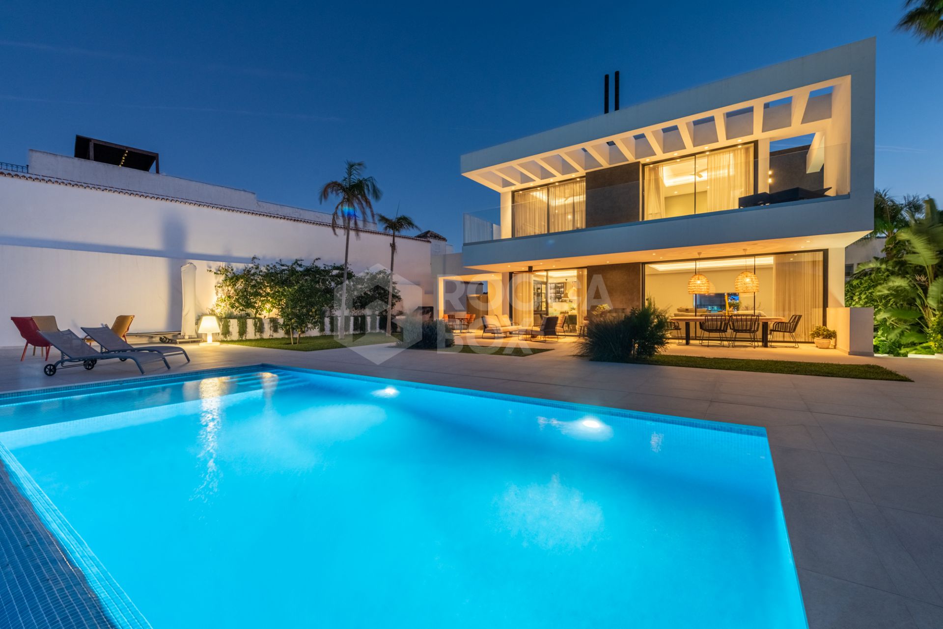 CONTEMPORARY LUXURY VILLA WITH PANORAMIC VIEWS – BUILT 2024