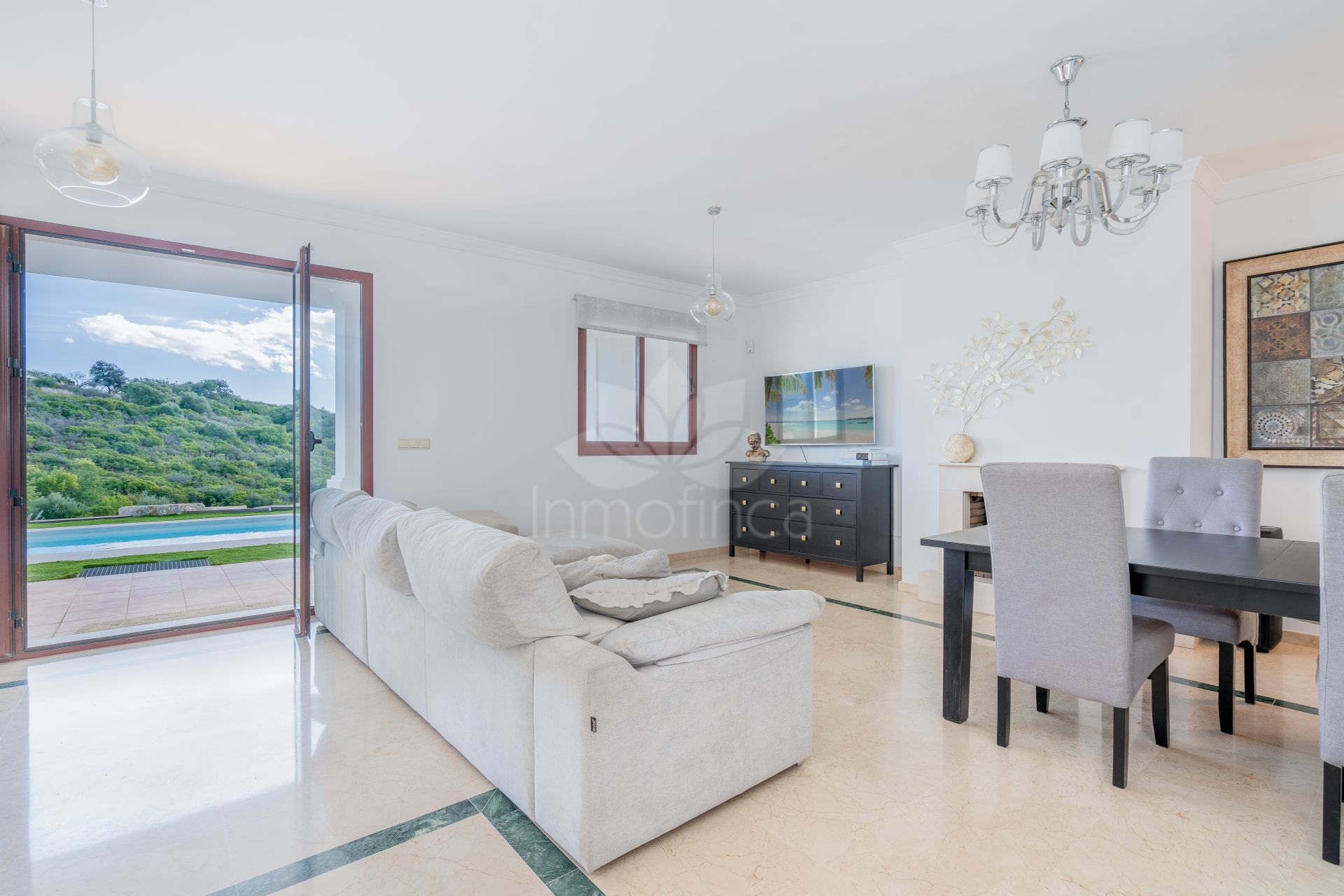 Adosado en Doña Julia, Casares