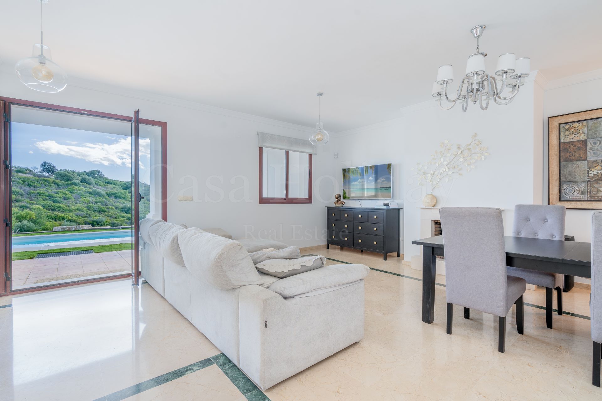 Town House in Doña Julia, Casares