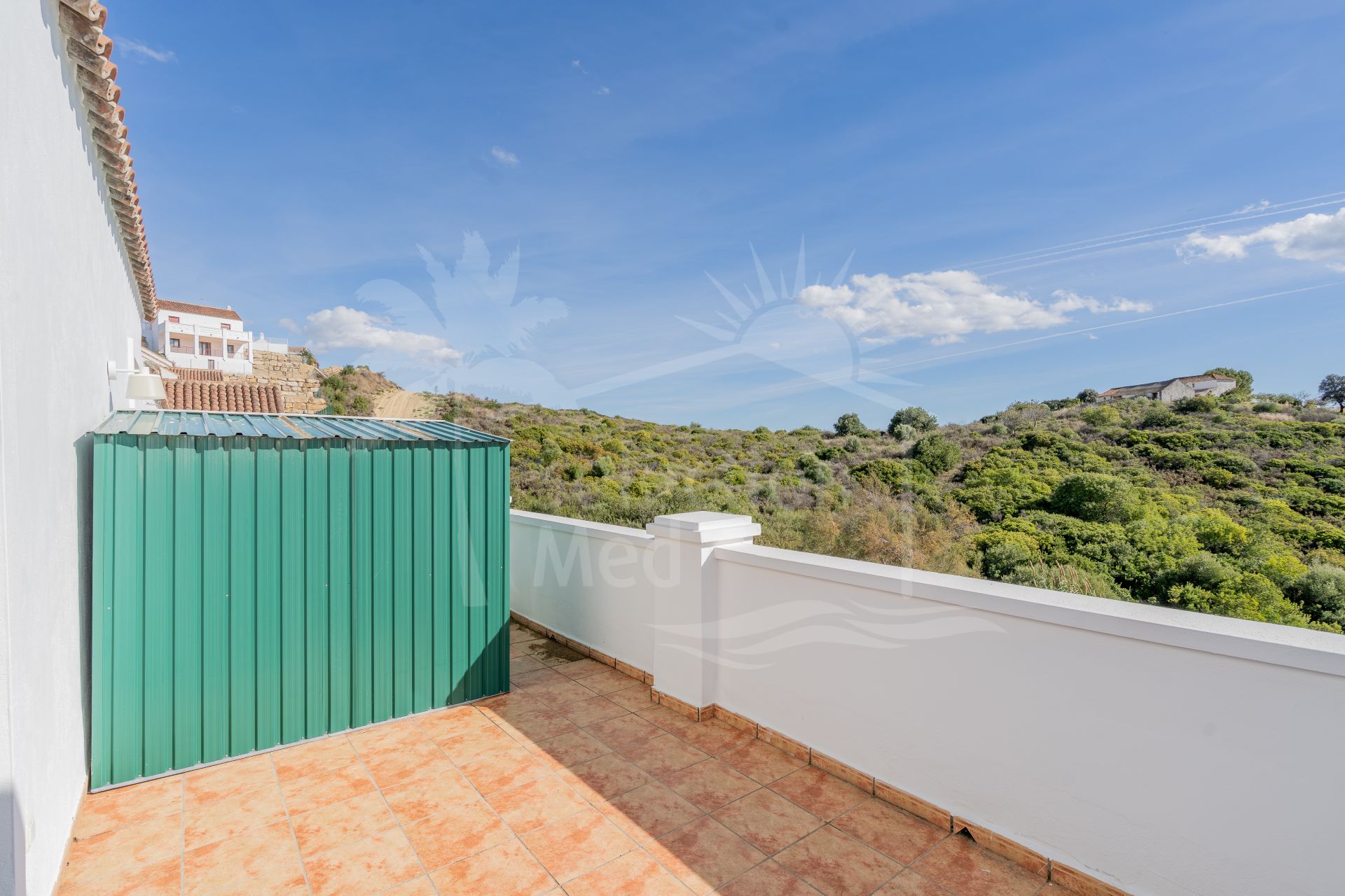 Adosado de 3 dormitorios con piscina privada - su refugio de tranquilidad entre Finca Cortesín y Doña Julia