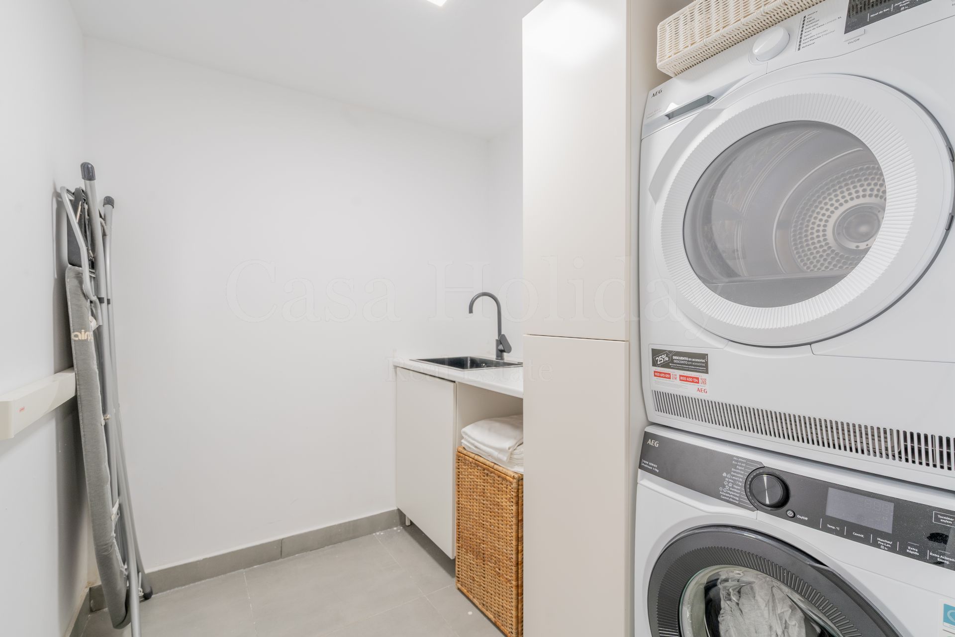 Town House in Doña Julia, Casares