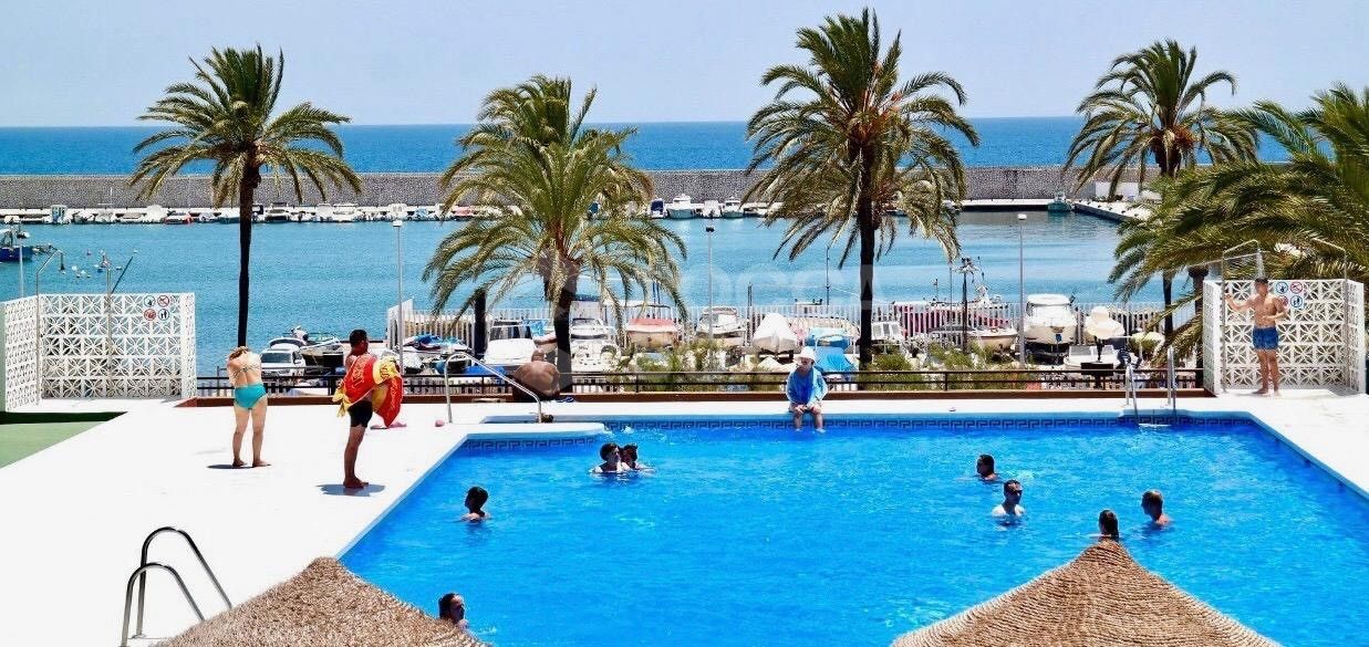 Exclusive Duplex Penthouse near the beach with Private Pool & Panoramic Views – 182 m²