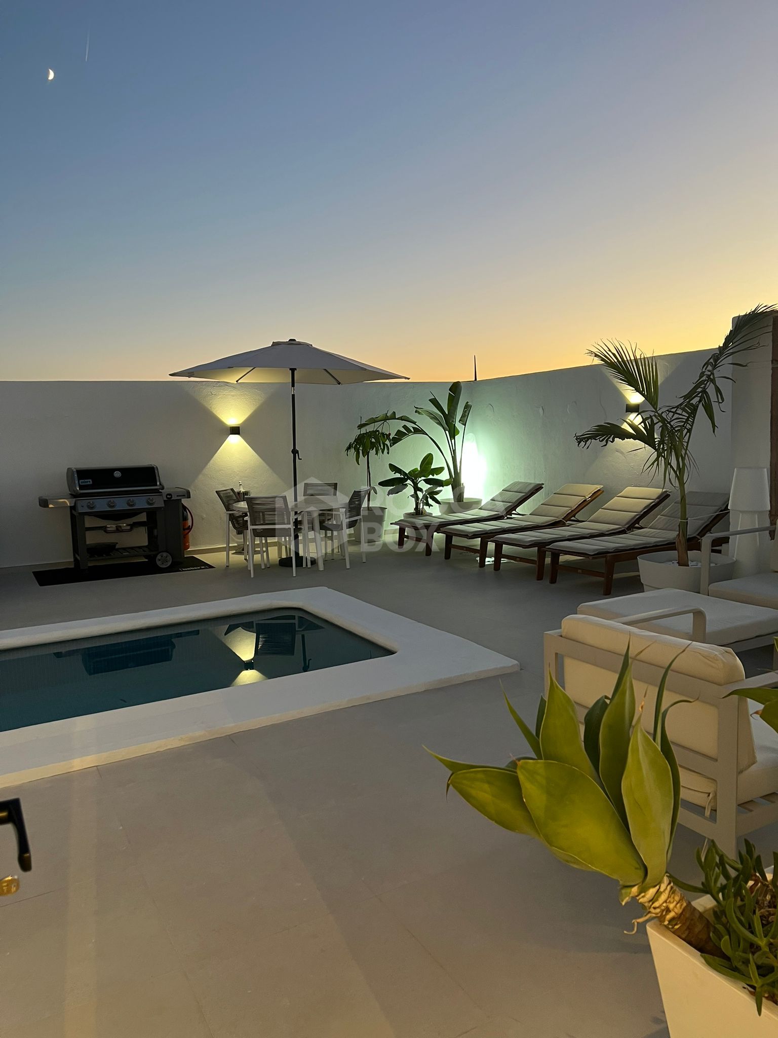 Exclusive Duplex Penthouse near the beach with Private Pool & Panoramic Views – 182 m²