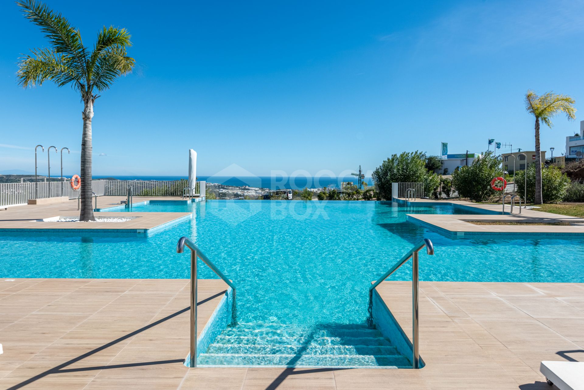 Amazing duplex penthouse with 360 views.