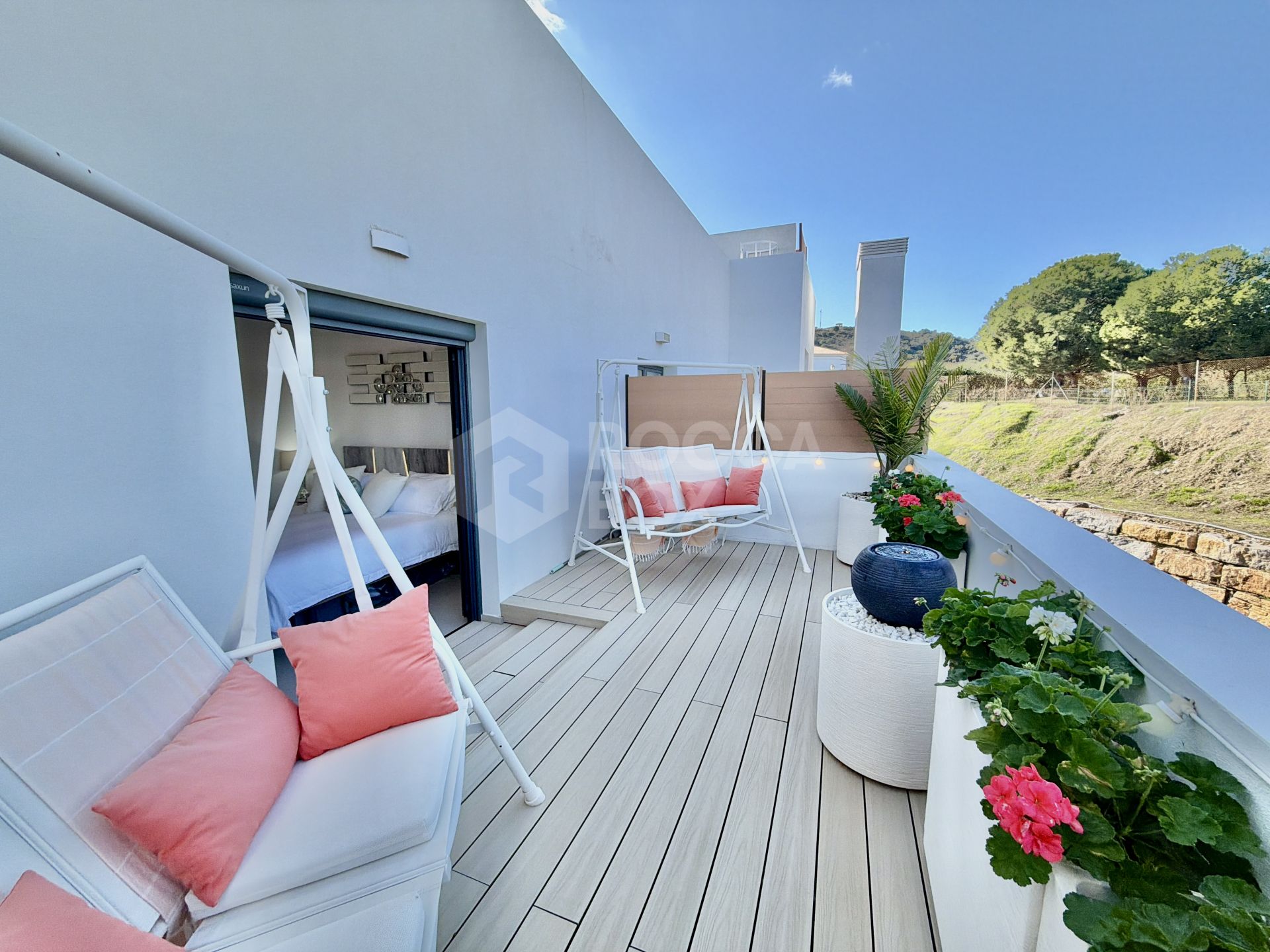 Amazing duplex penthouse with 360 views.