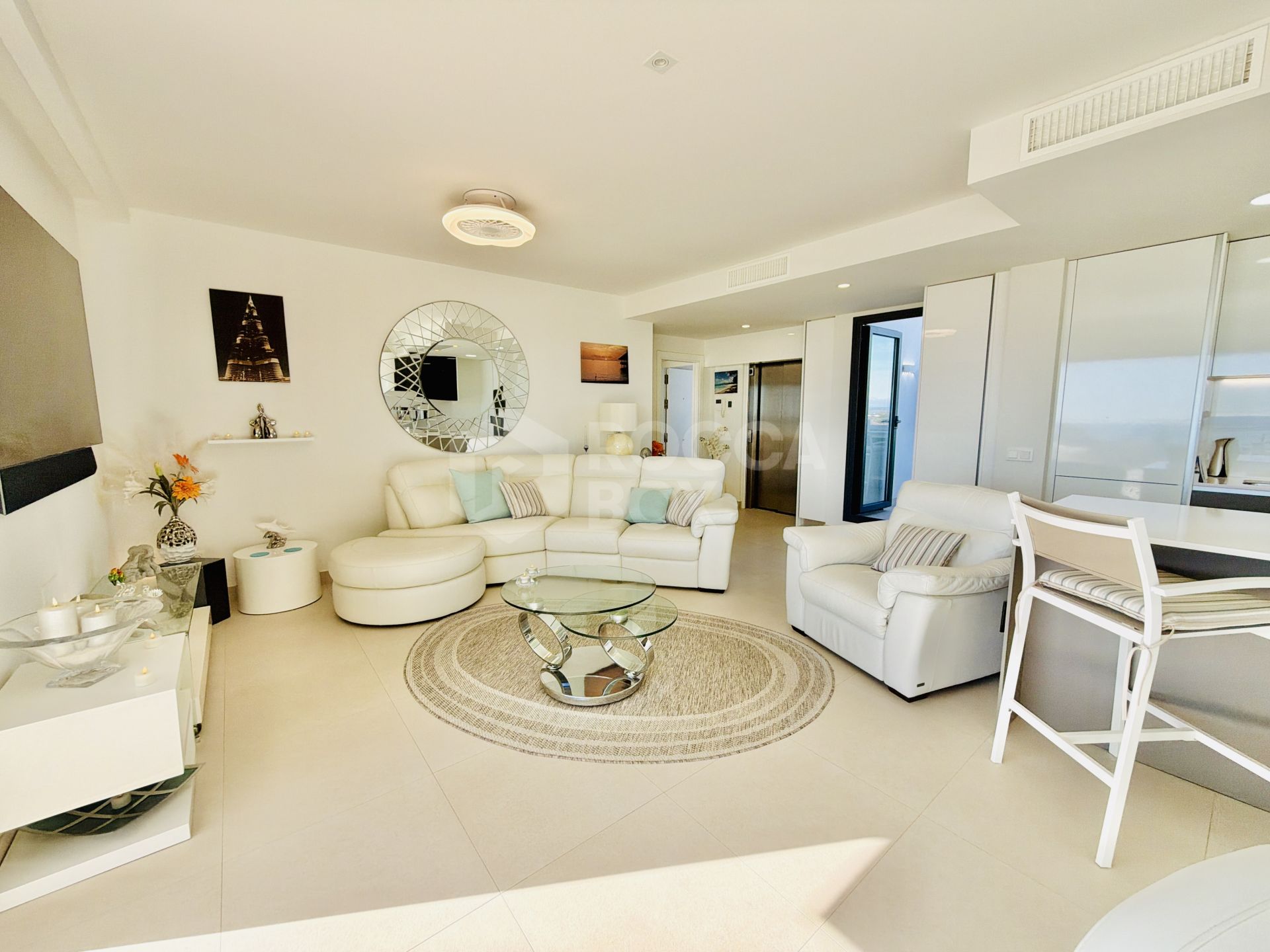 Amazing duplex penthouse with 360 views.