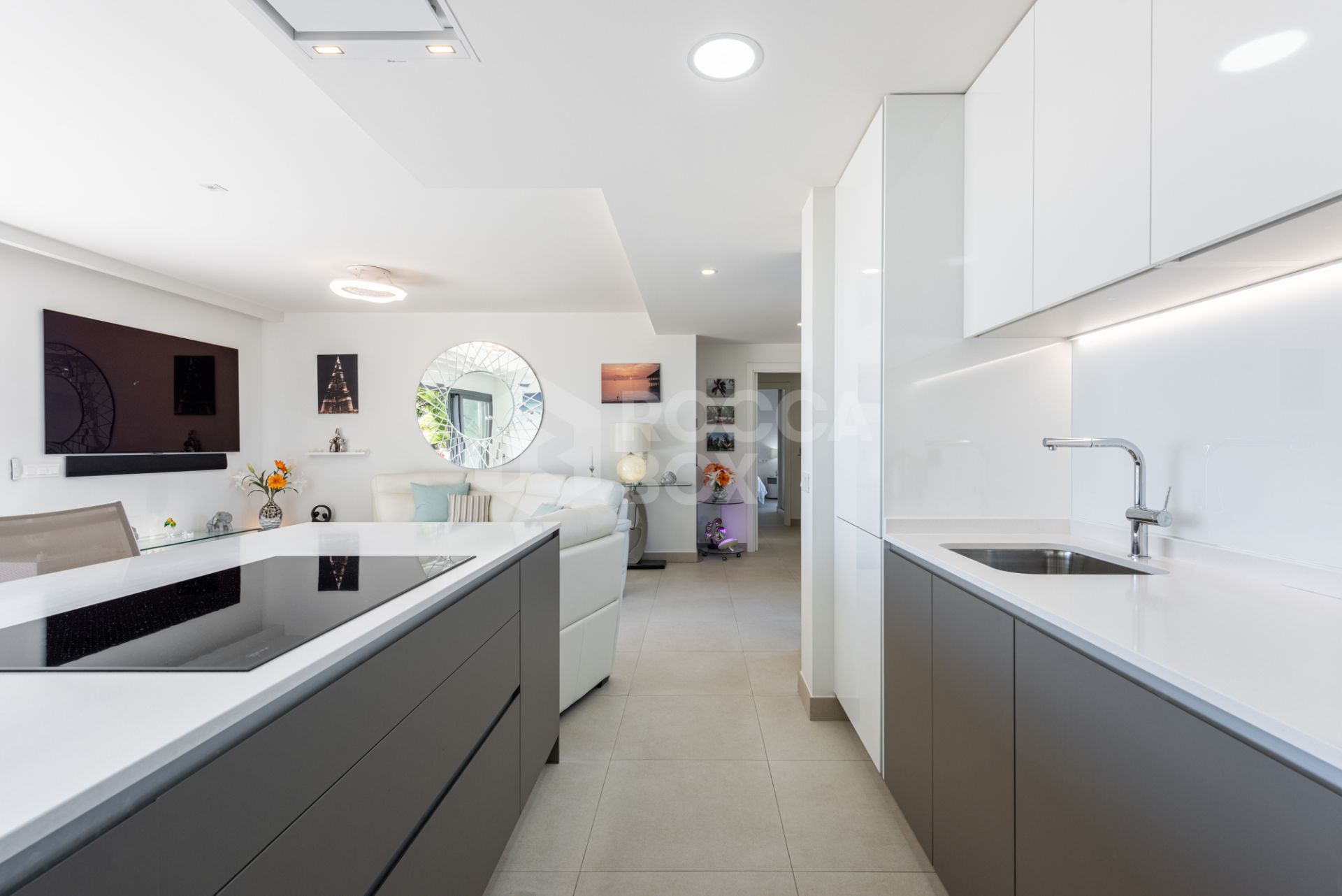 Amazing duplex penthouse with 360 views.