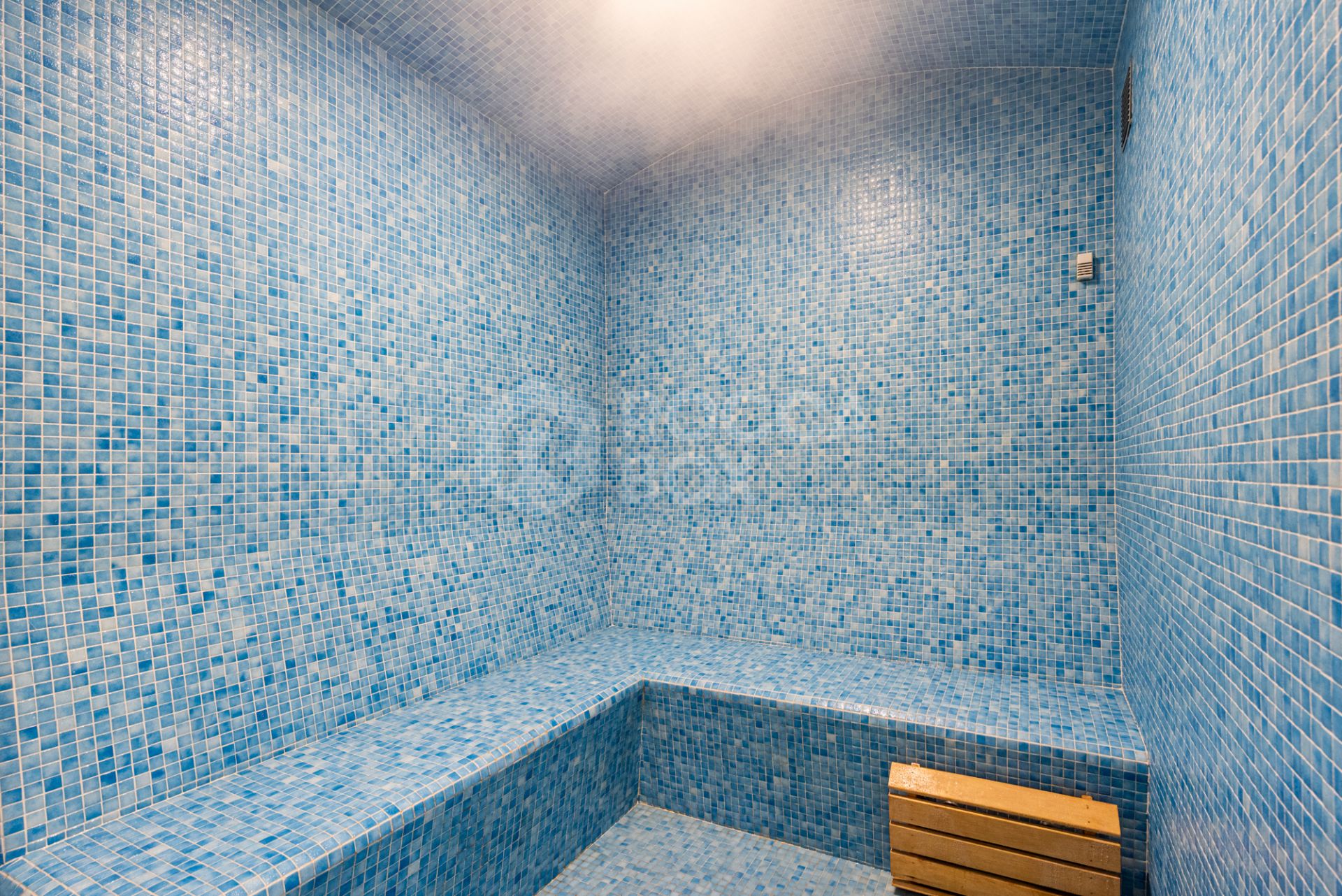 Amazing duplex penthouse with 360 views.