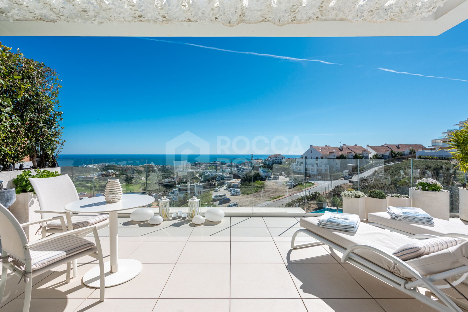 Amazing duplex penthouse with 360 views.