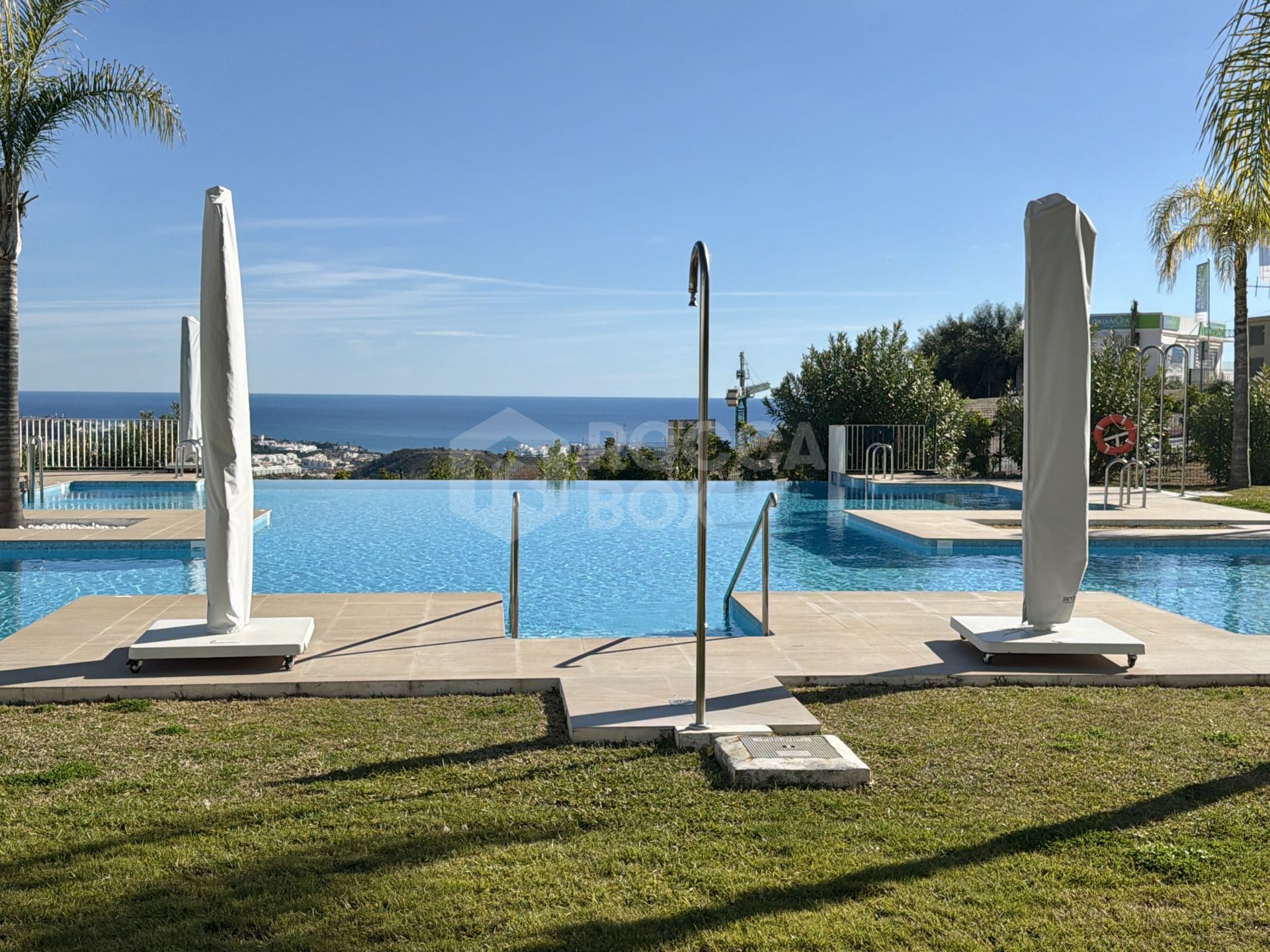 Amazing duplex penthouse with 360 views.