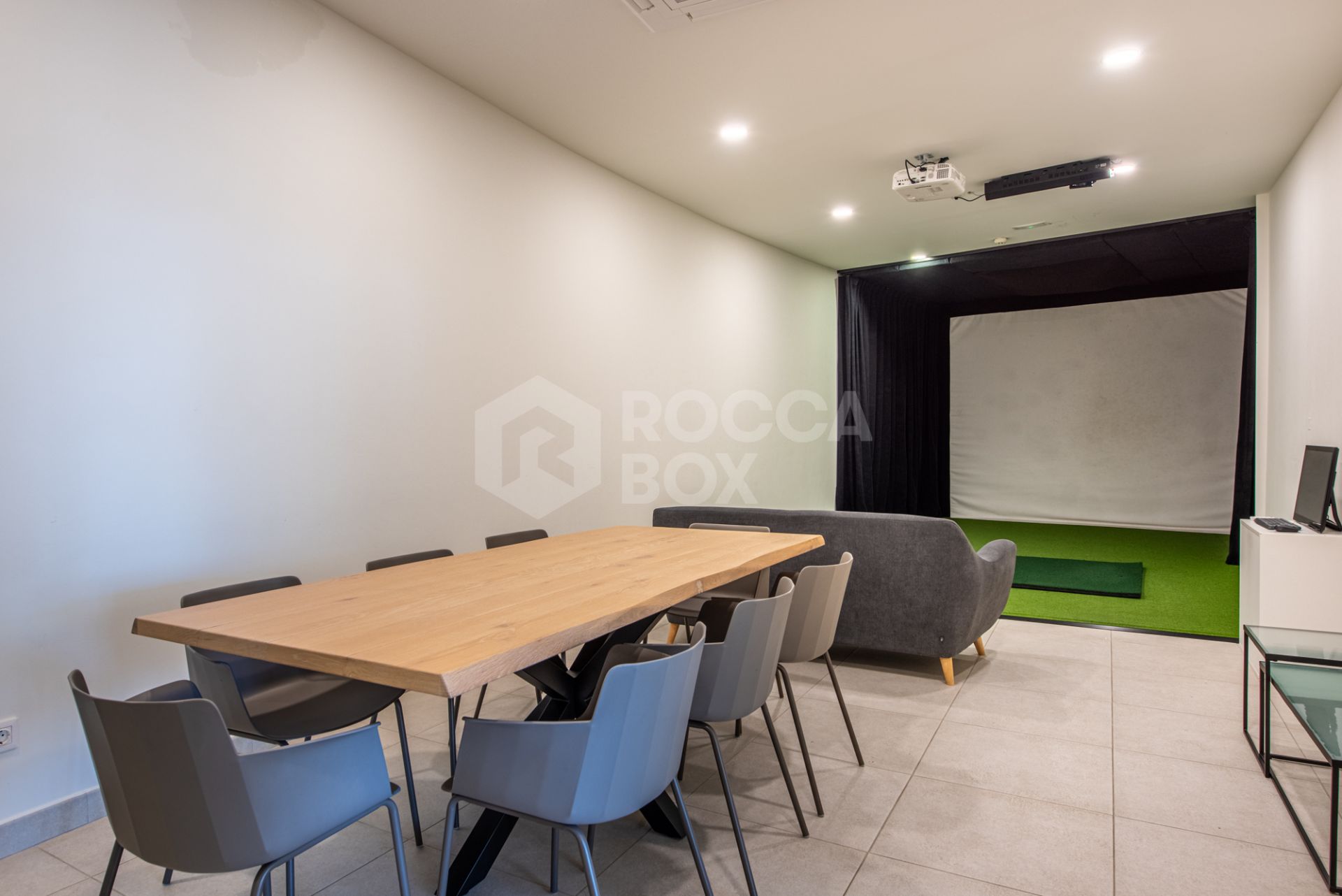 Amazing duplex penthouse with 360 views.