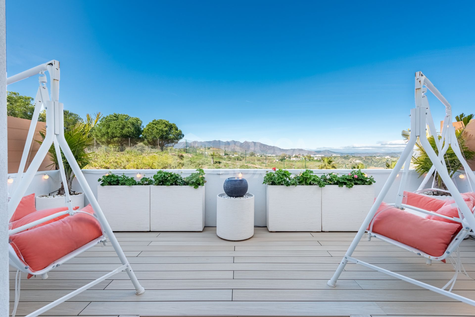 Amazing duplex penthouse with 360 views.