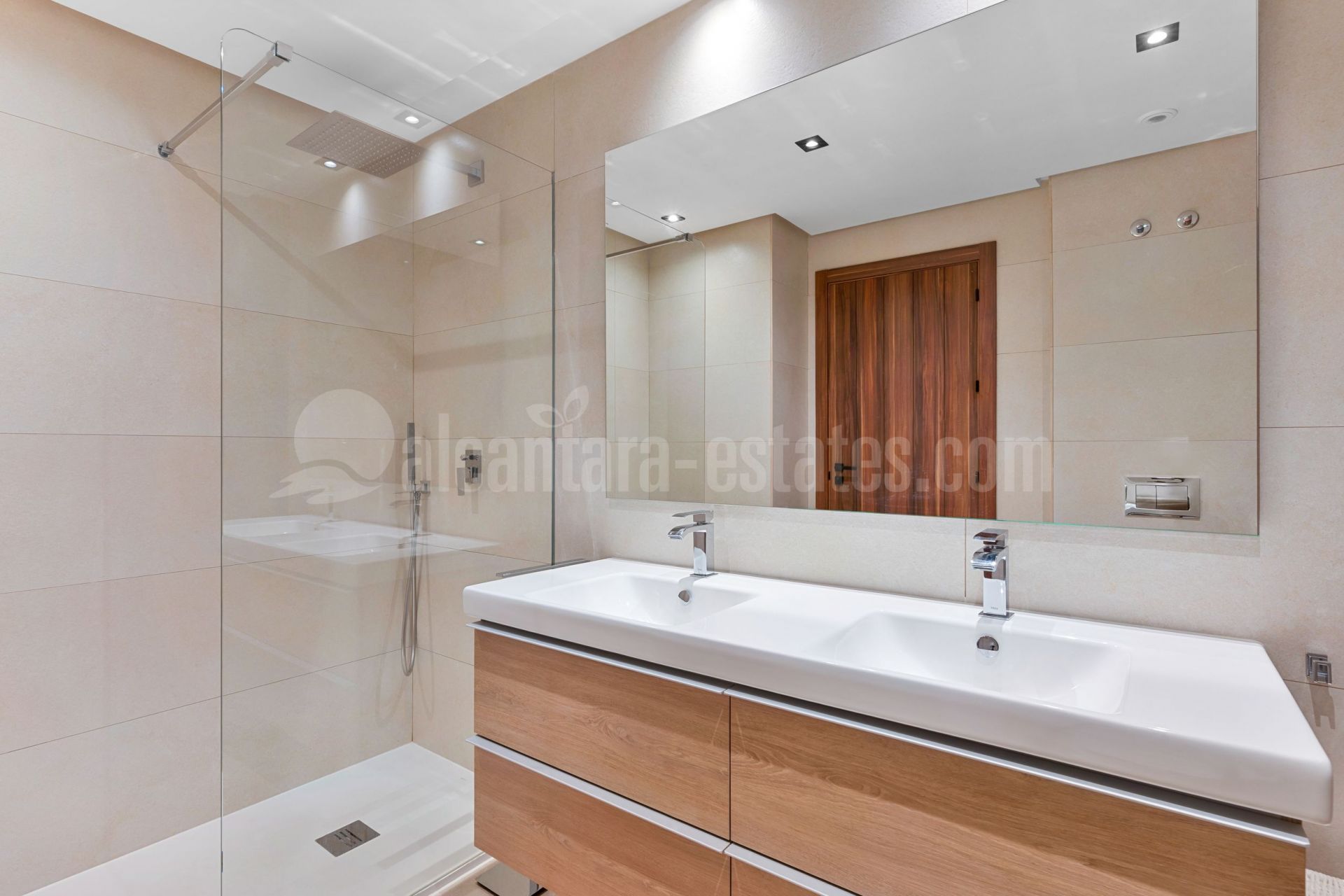 Ground Floor Apartment in Nueva Andalucia, Marbella