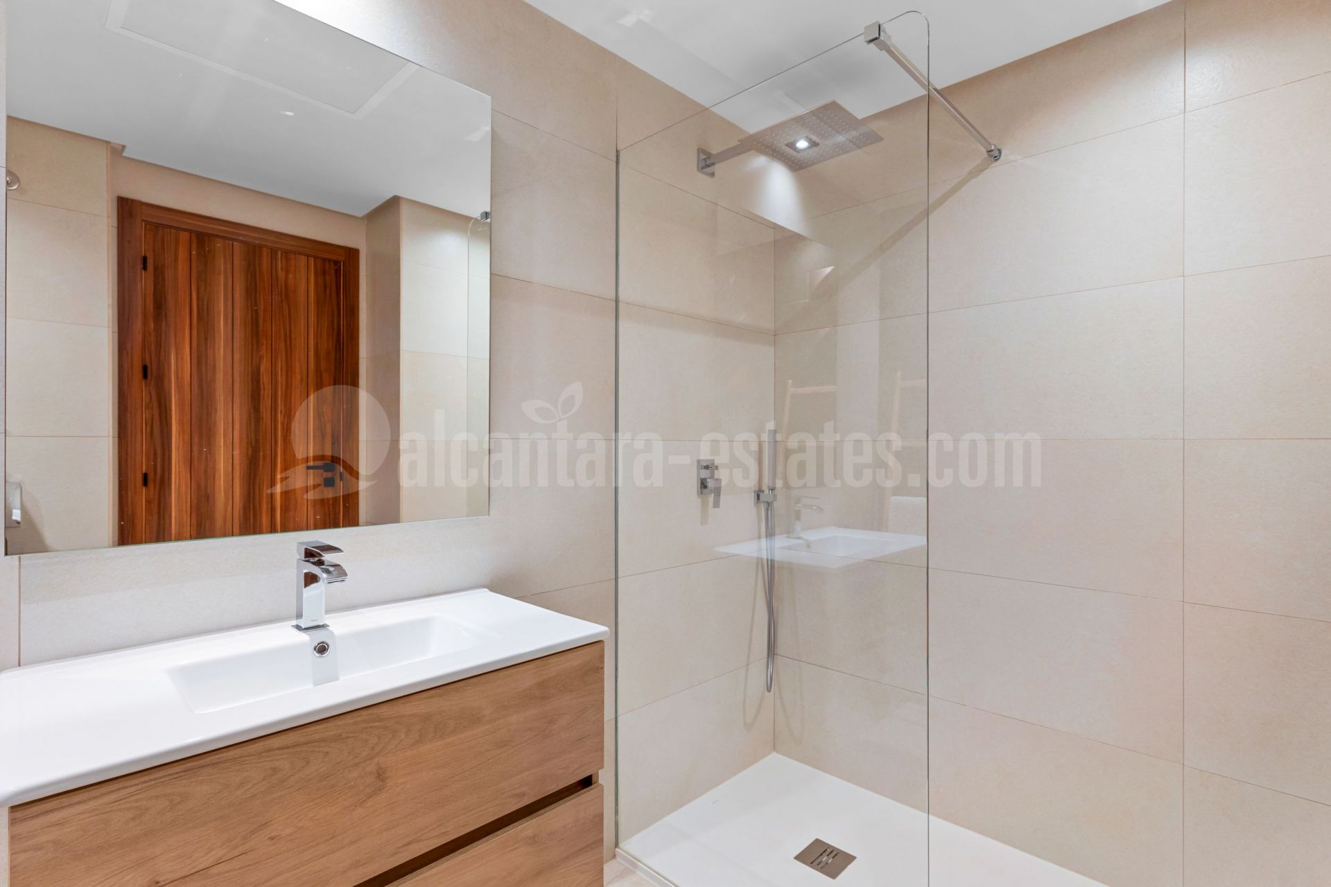 Ground Floor Apartment in Nueva Andalucia, Marbella