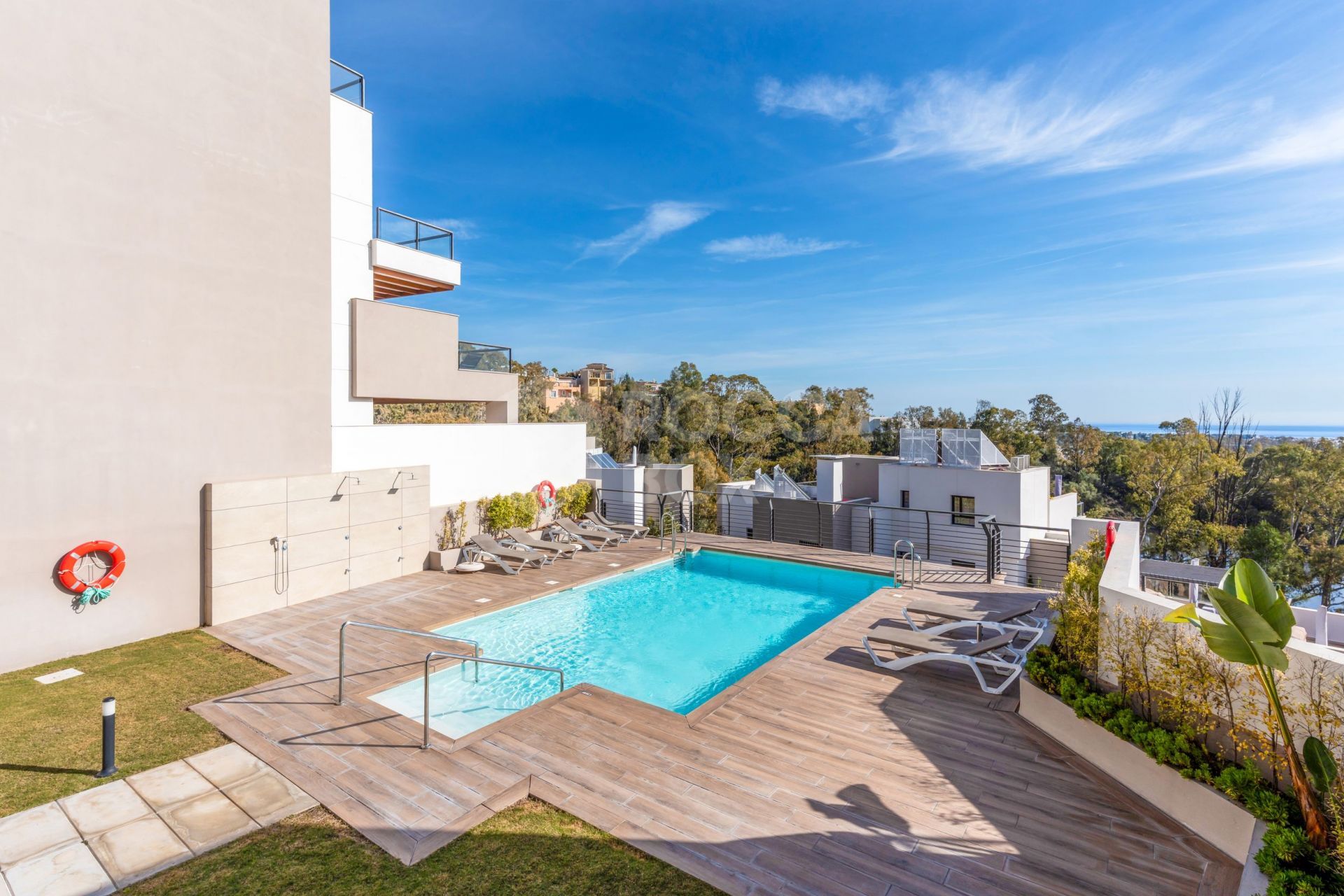 Exclusive apartment in Nueva Andalucía