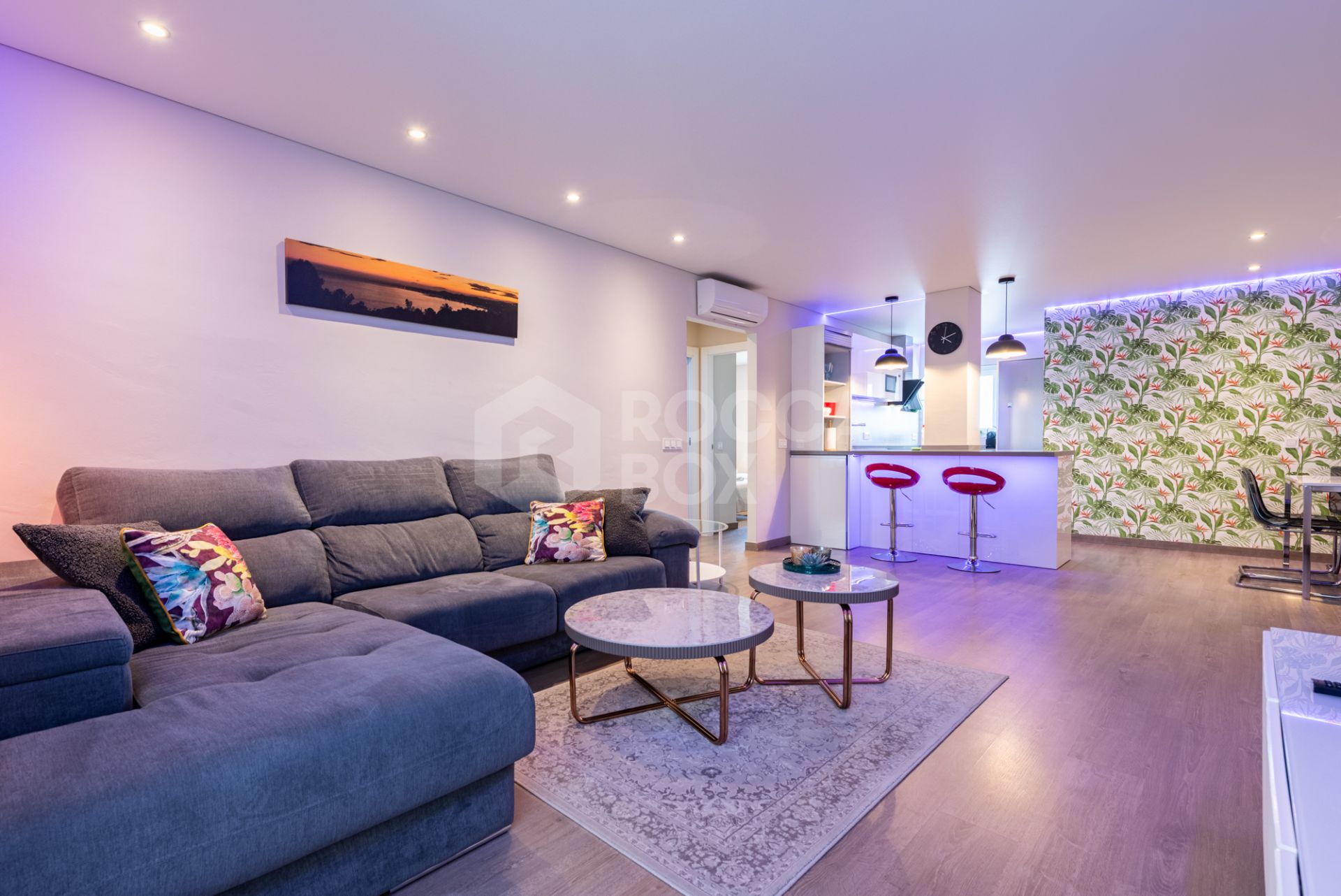 Renovated 2 bedrooms apartment with sea view and tourist licence in a charming Benalmadena Pueblo