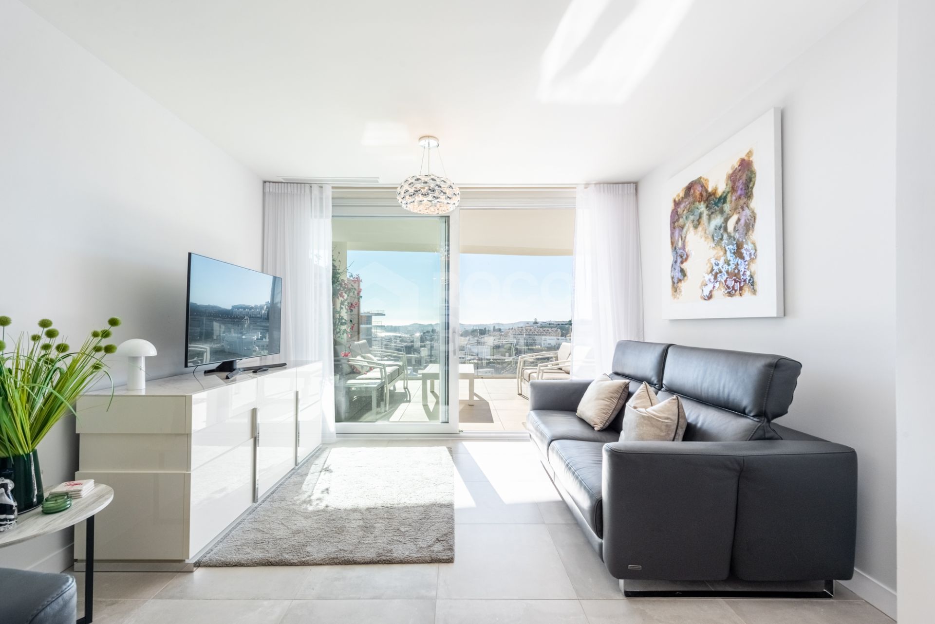 Stylish 2 bedrooms apartment with terrace and sea views in Panoramica, El Higueron