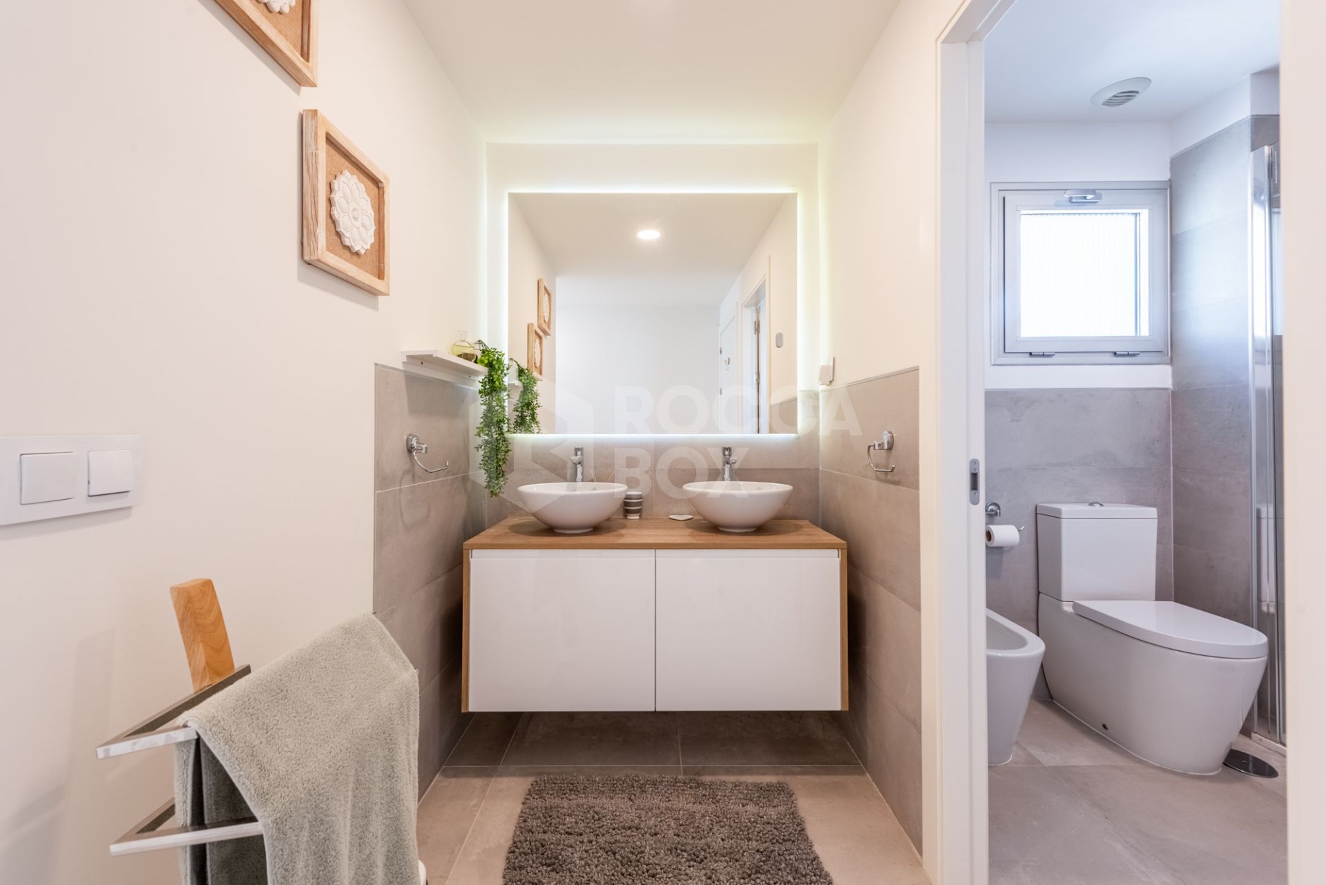 Stylish 2 bedrooms apartment with terrace and sea views in Panoramica, El Higueron