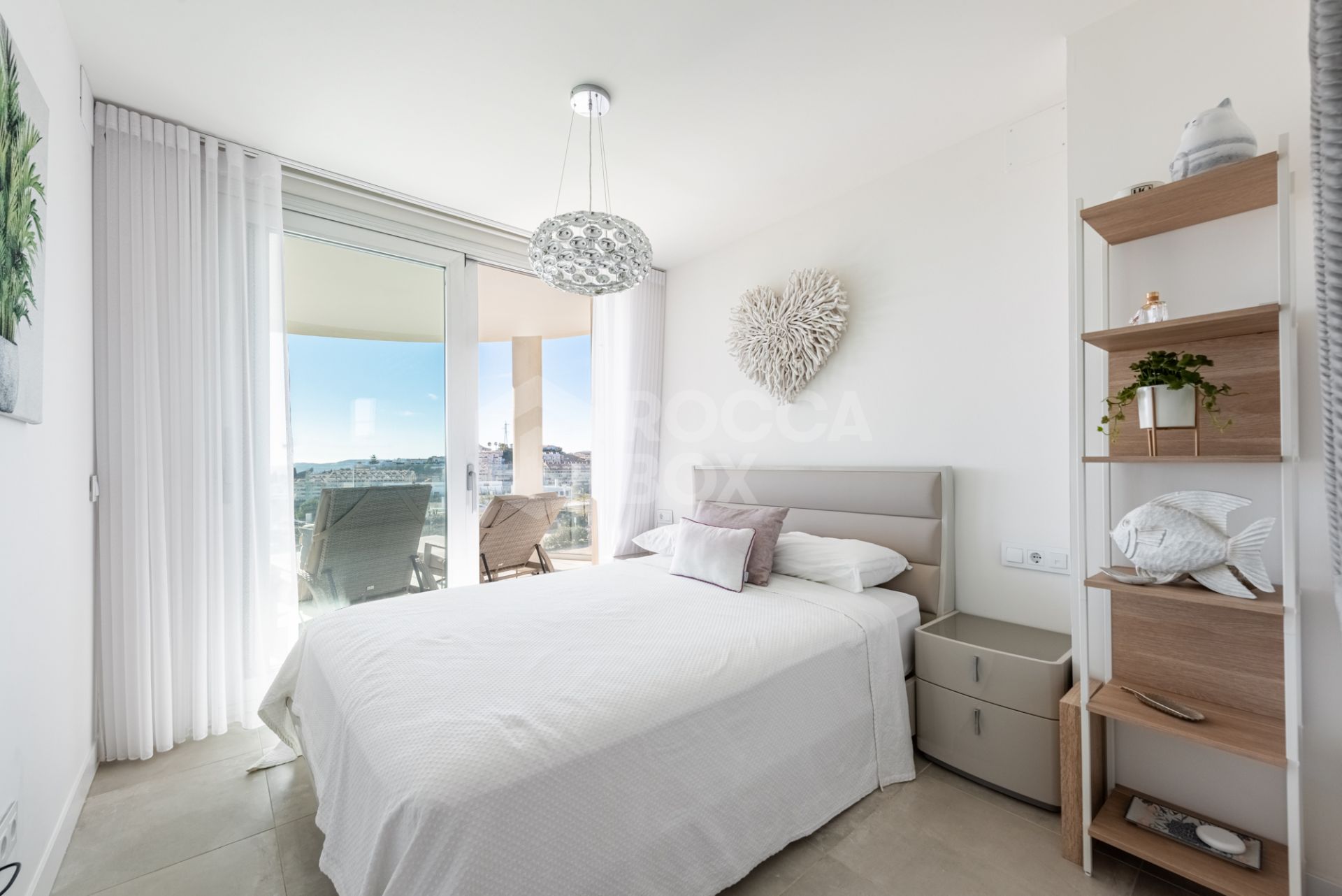 Stylish 2 bedrooms apartment with terrace and sea views in Panoramica, El Higueron