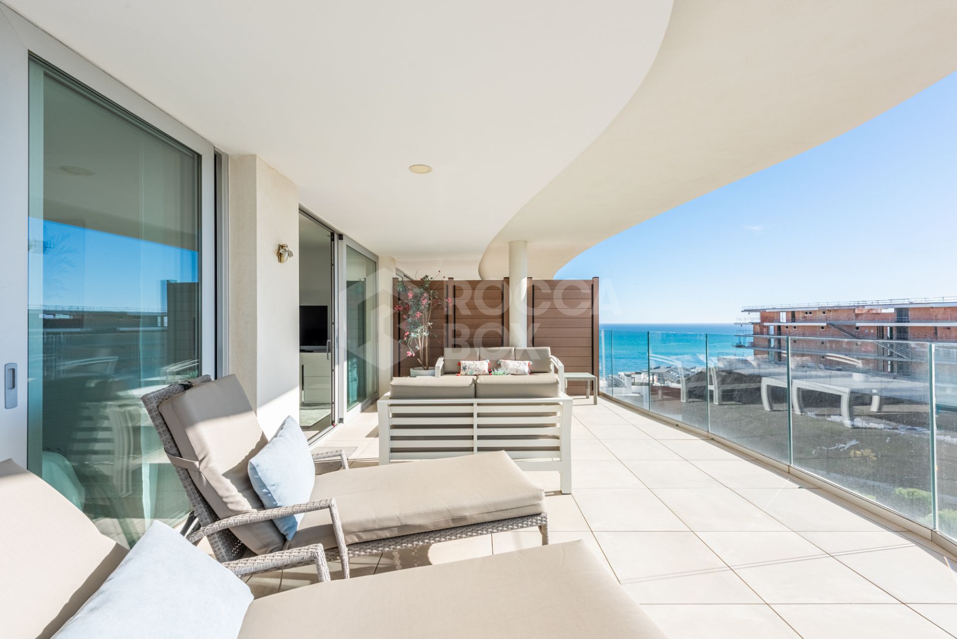 Stylish 2 bedrooms apartment with terrace and sea views in Panoramica, El Higueron