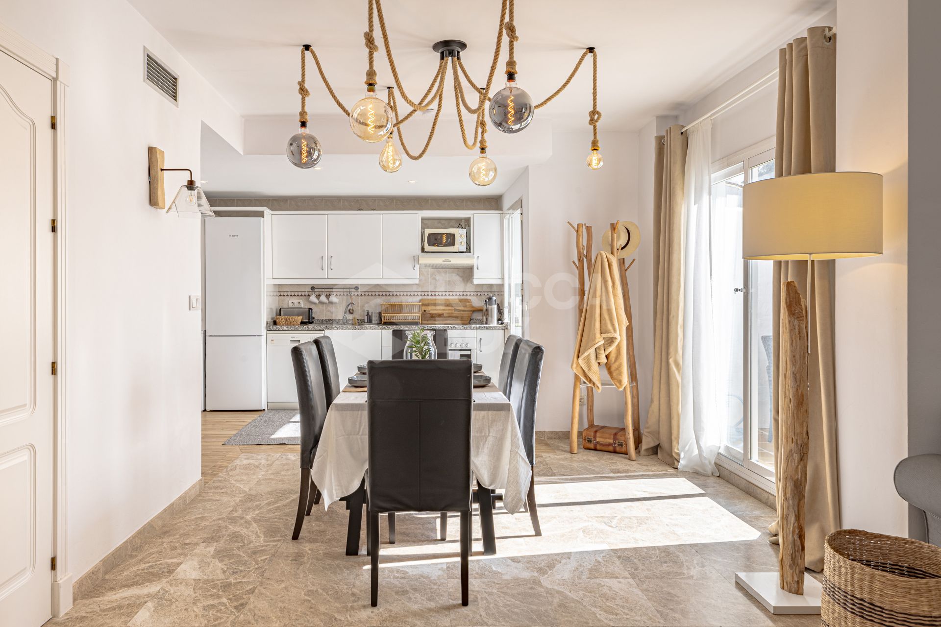 Bright and spacious apartment in Los Naranjos de Marbella