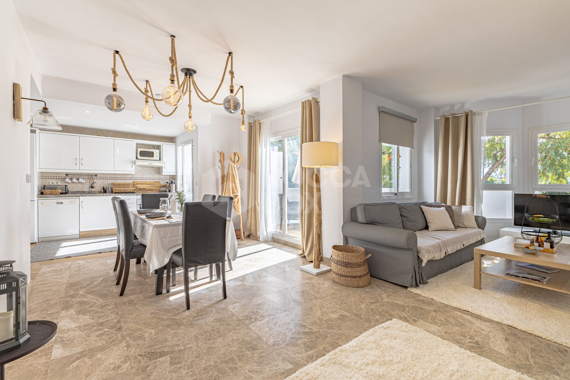 Bright and spacious apartment in Los Naranjos de Marbella