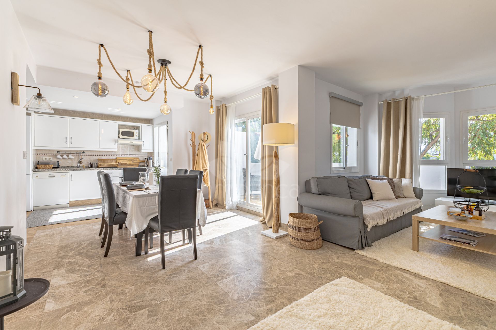 Apartment in Los Naranjos de Marbella, Marbella