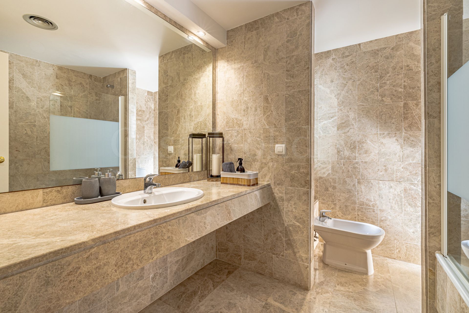 Apartment in Los Naranjos de Marbella, Marbella