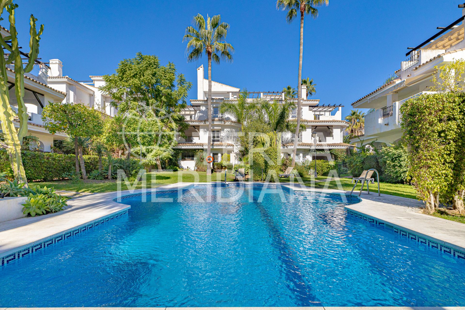 Apartment in Los Naranjos de Marbella, Marbella