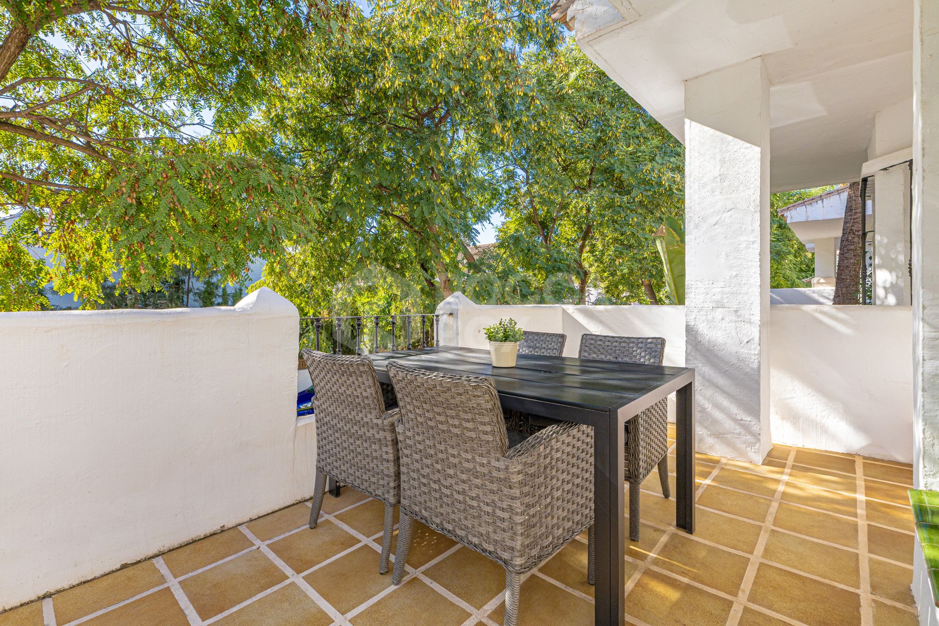 Bright and spacious apartment in Los Naranjos de Marbella