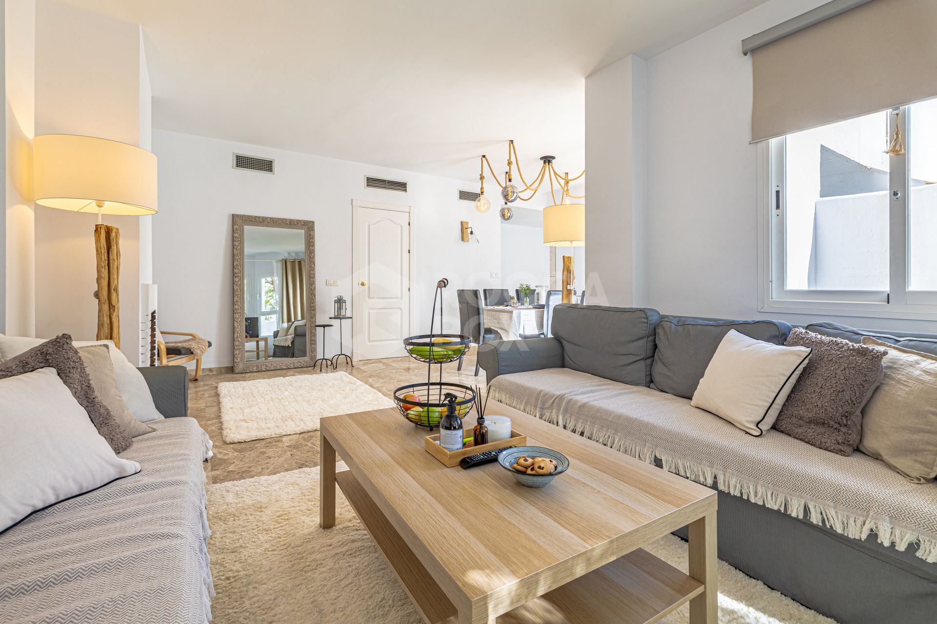 Bright and spacious apartment in Los Naranjos de Marbella