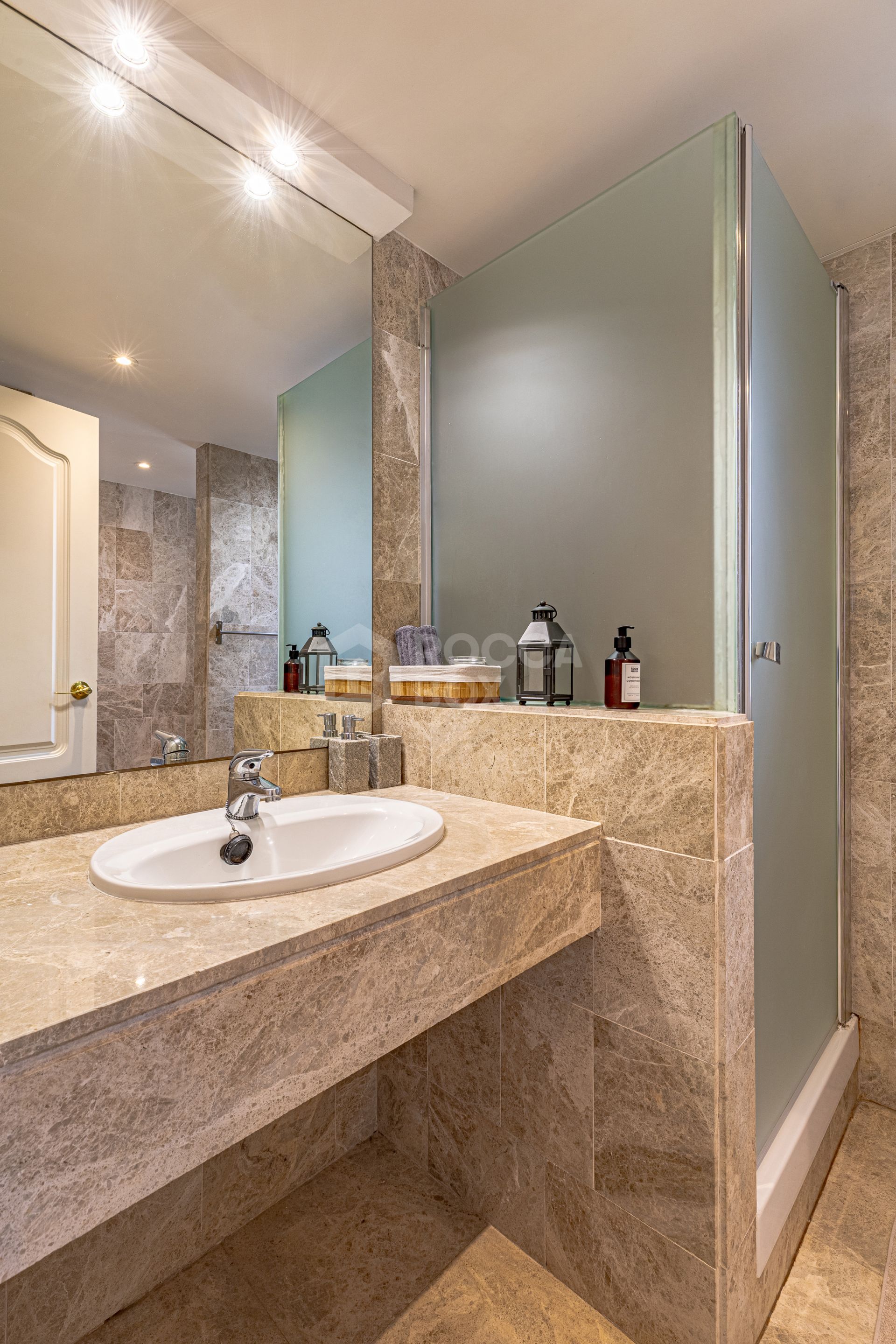 Bright and spacious apartment in Los Naranjos de Marbella