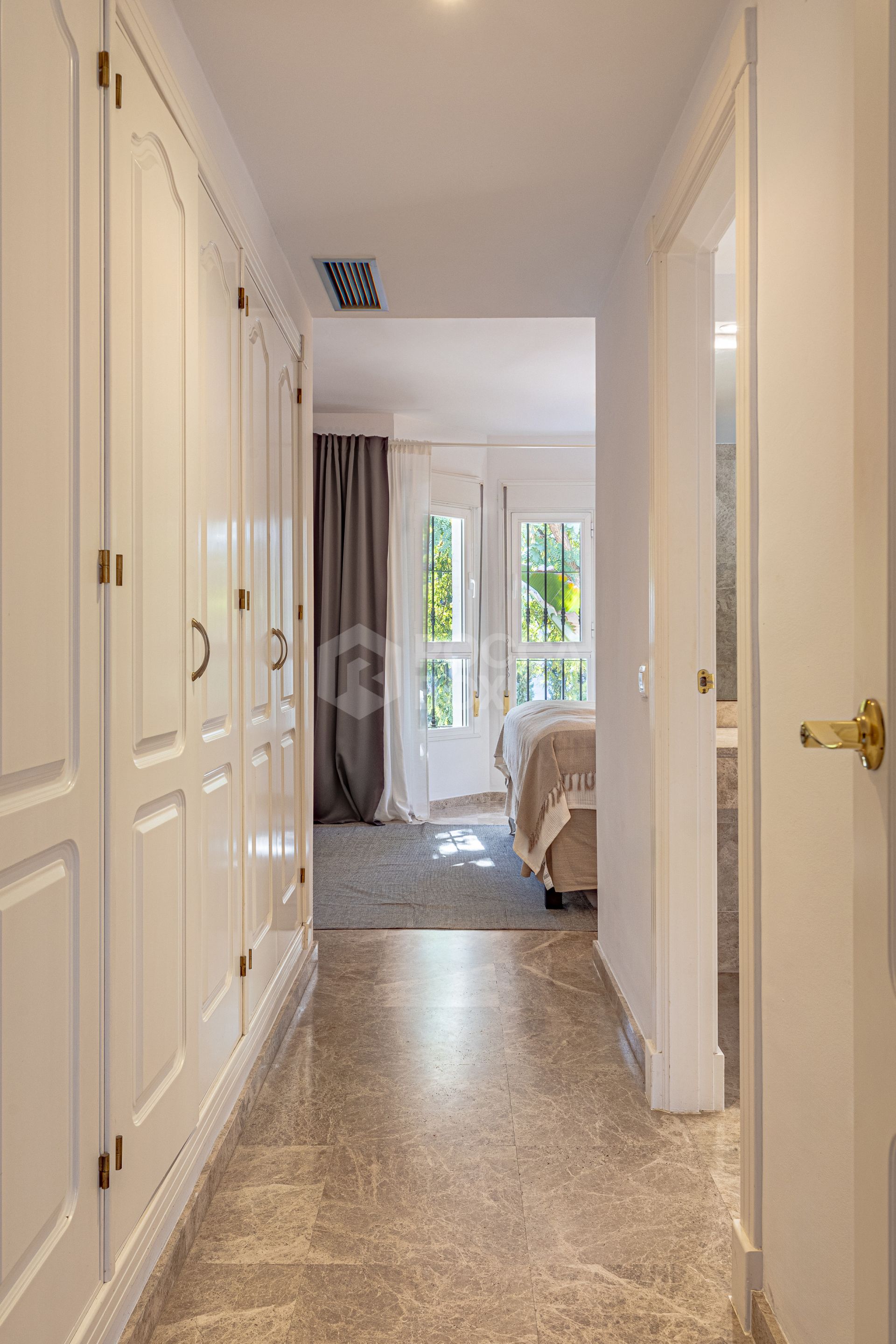 Bright and spacious apartment in Los Naranjos de Marbella