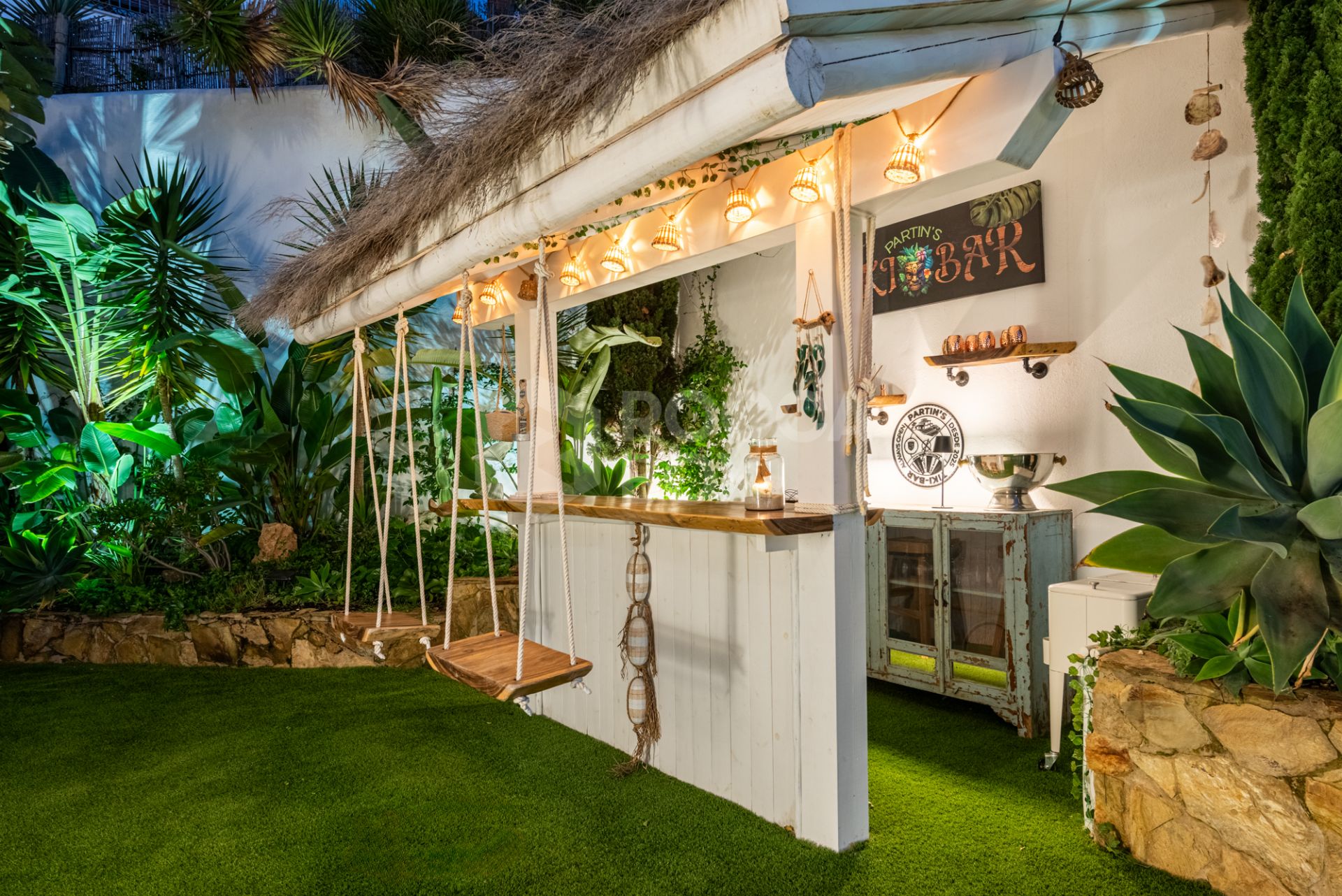 If you love the softness of the Andalusian style but still want a contemporary interior, this is your perfect match!