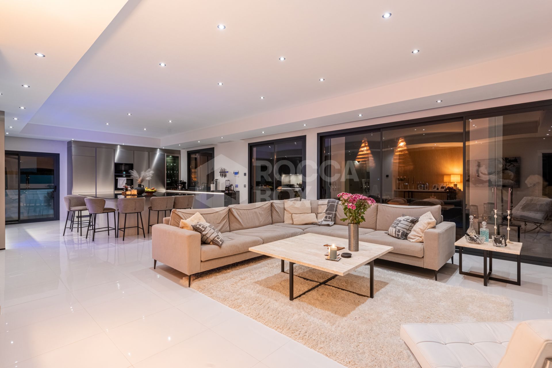 If you love the softness of the Andalusian style but still want a contemporary interior, this is your perfect match!