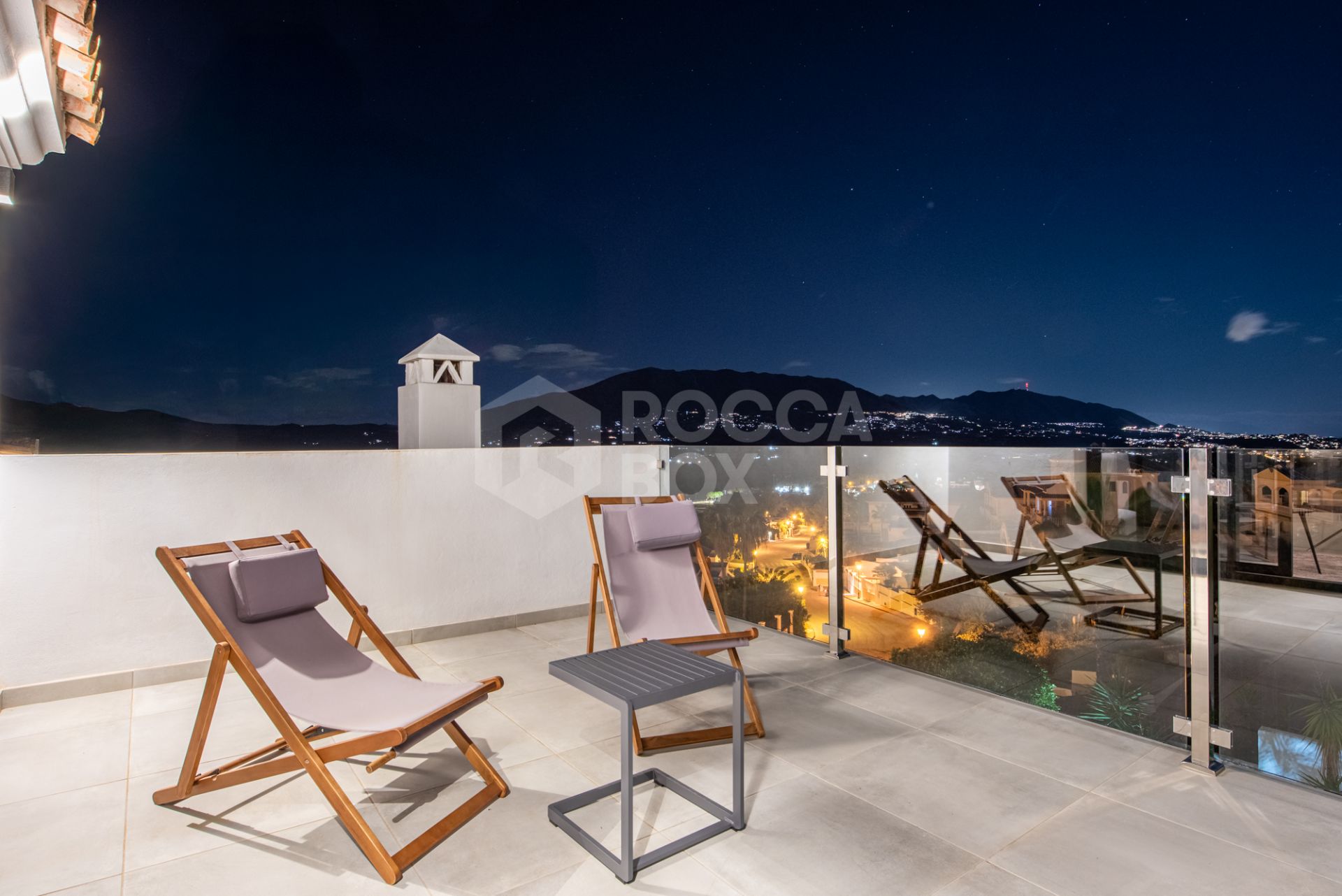 If you love the softness of the Andalusian style but still want a contemporary interior, this is your perfect match!