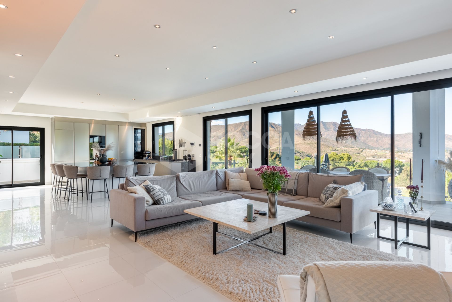 If you love the softness of the Andalusian style but still want a contemporary interior, this is your perfect match!