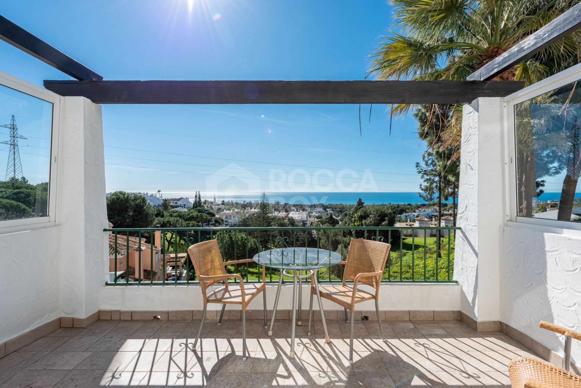 Spacious Apartment with Stunning Sea Views in Calahonda