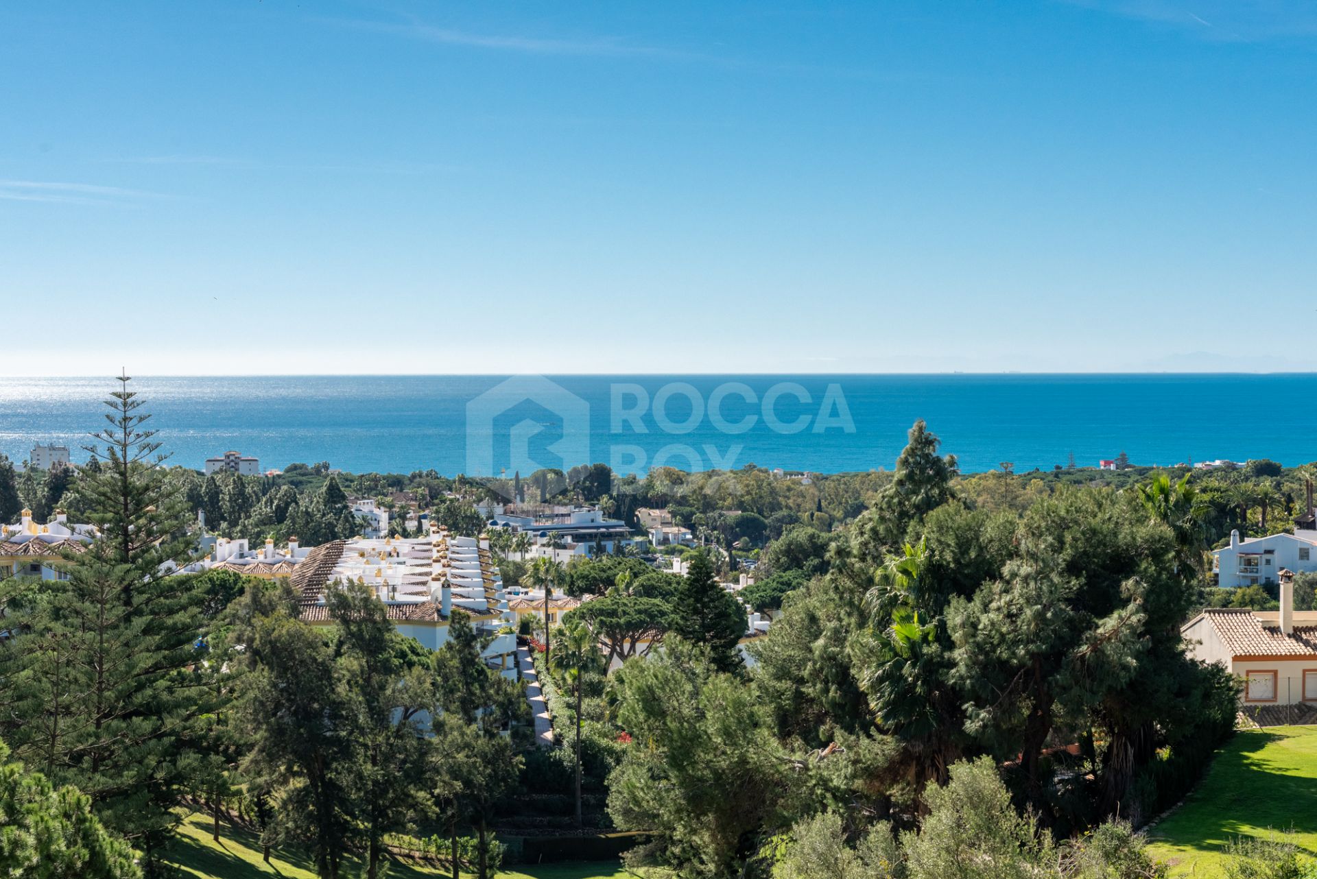 Spacious Apartment with Stunning Sea Views in Calahonda