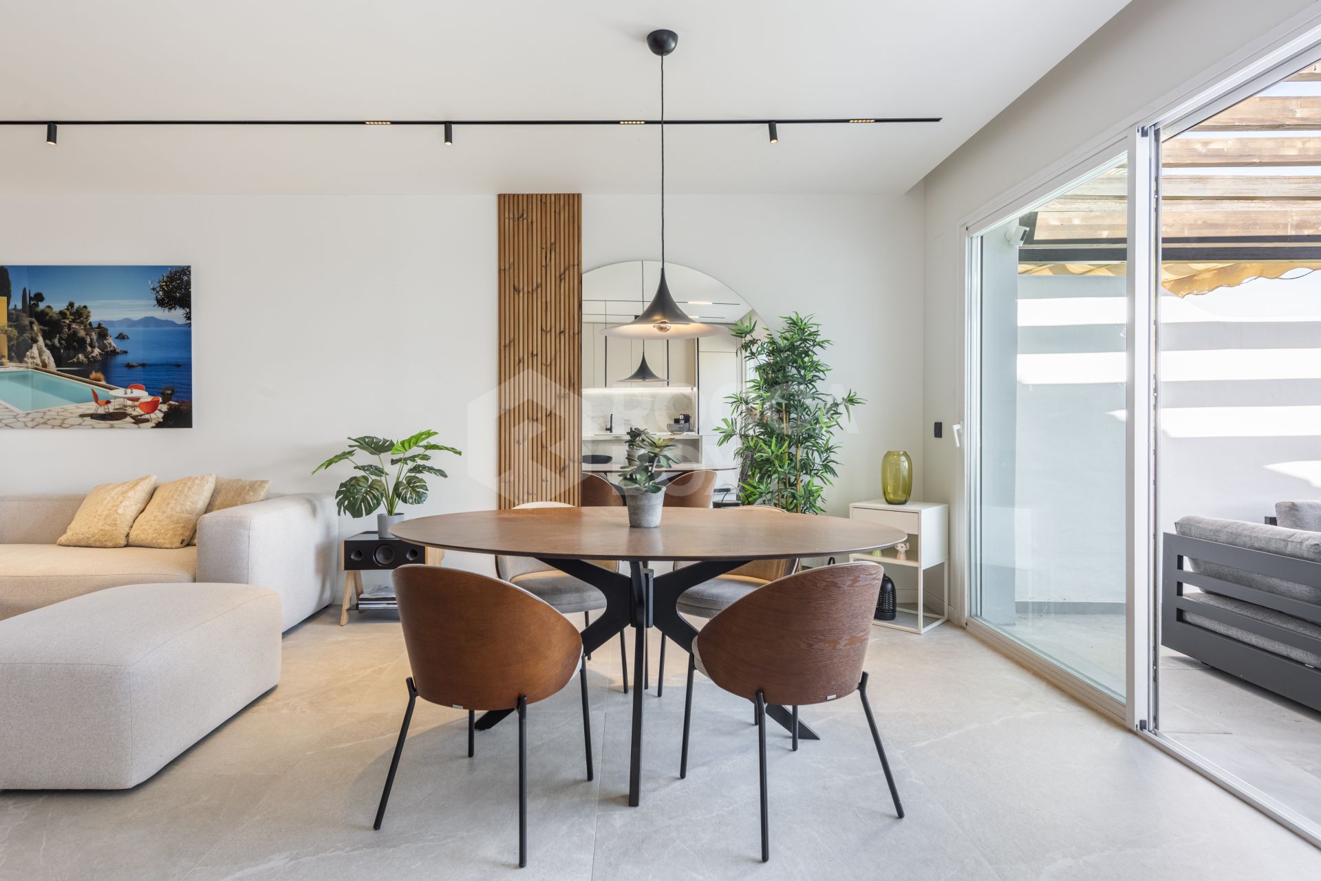 Duplex Penthouse in Altos De La Quinta