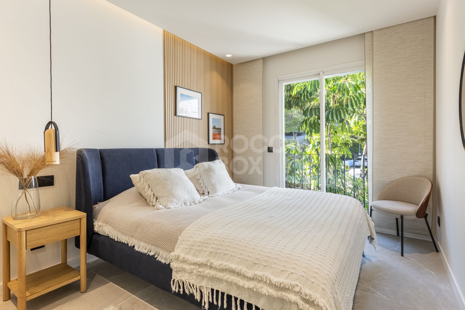 Duplex Penthouse in Altos De La Quinta