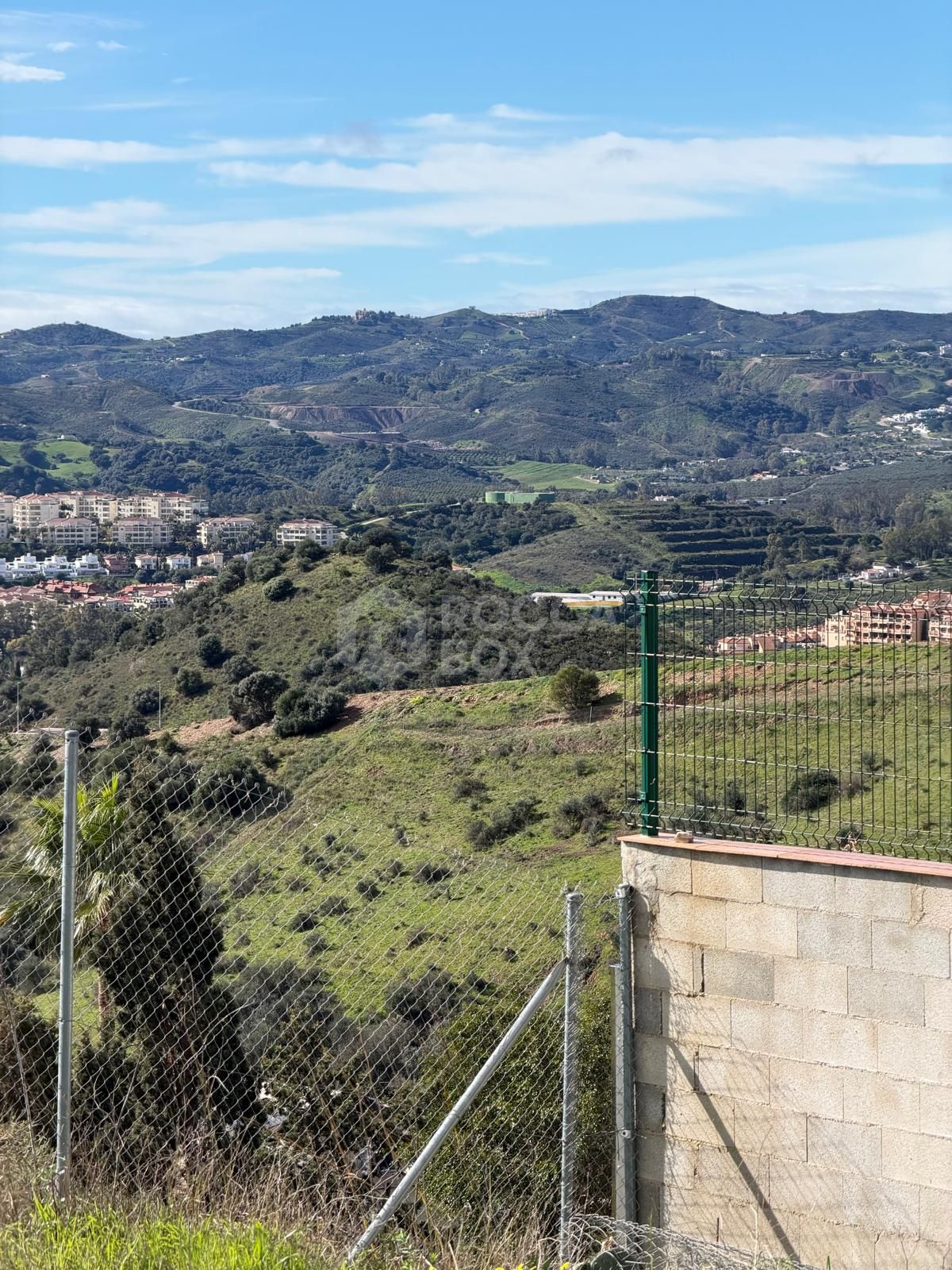 Flat plot with beautiful views in Lomas del Flamenco, close to Mijas Golf!