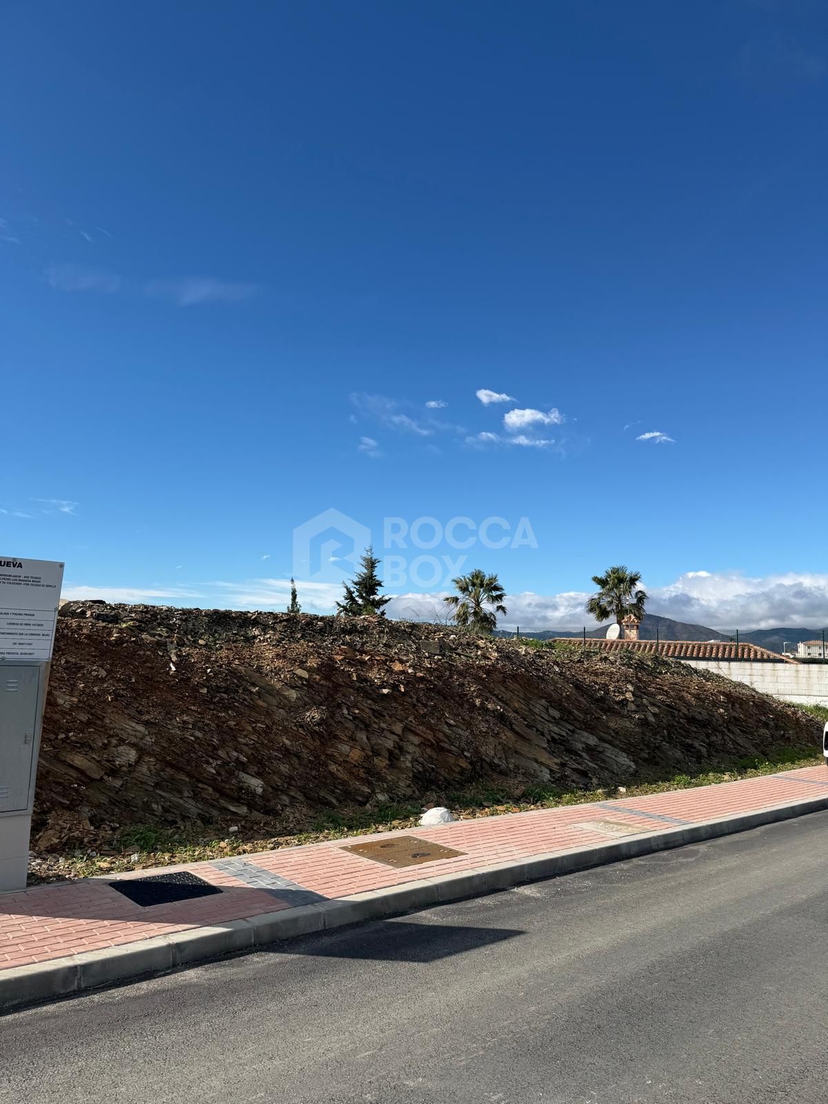 Flat plot with beautiful views in Lomas del Flamenco, close to Mijas Golf!