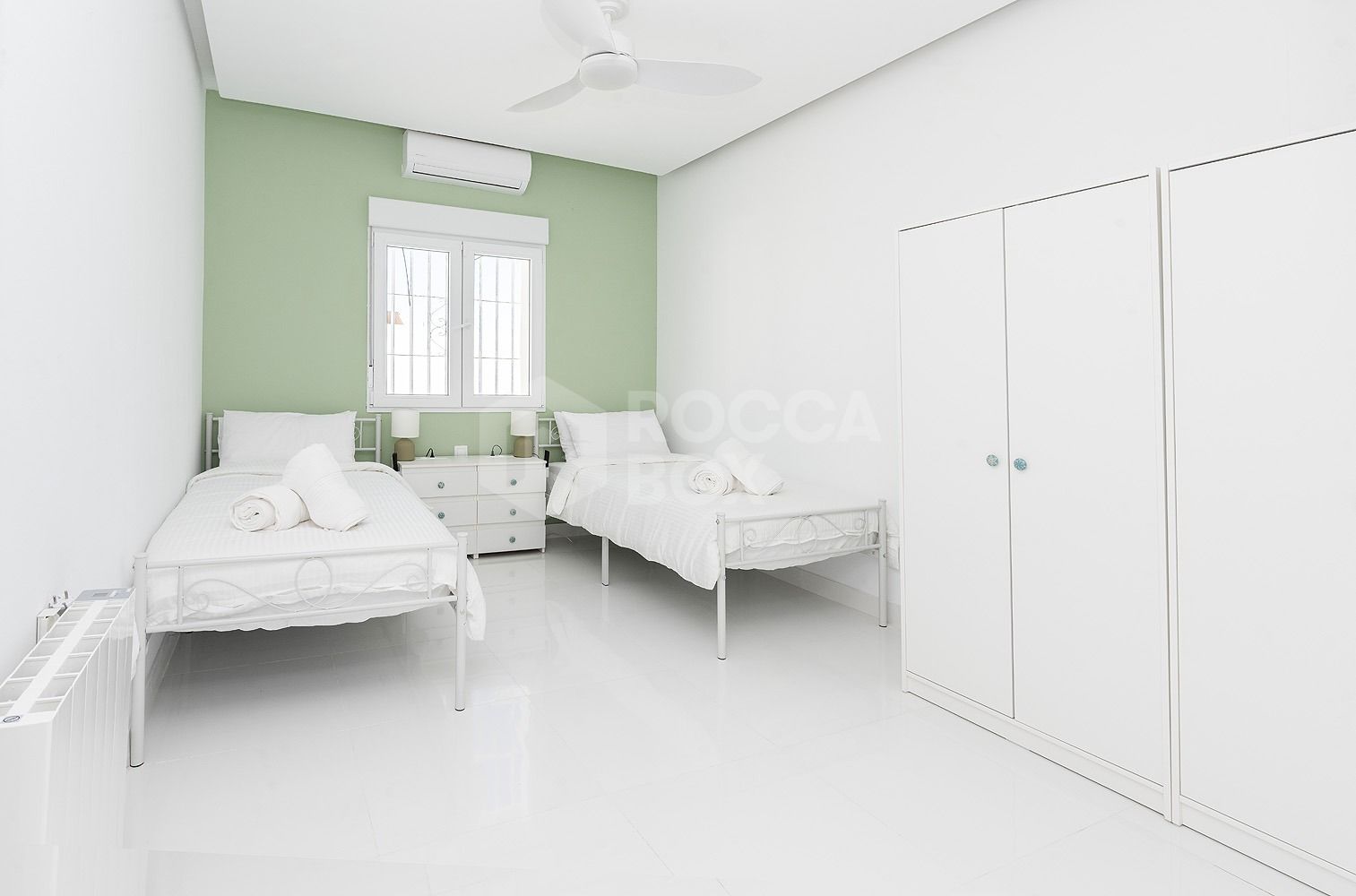 Private 6 bedroom Villa in prime Benalmádena location