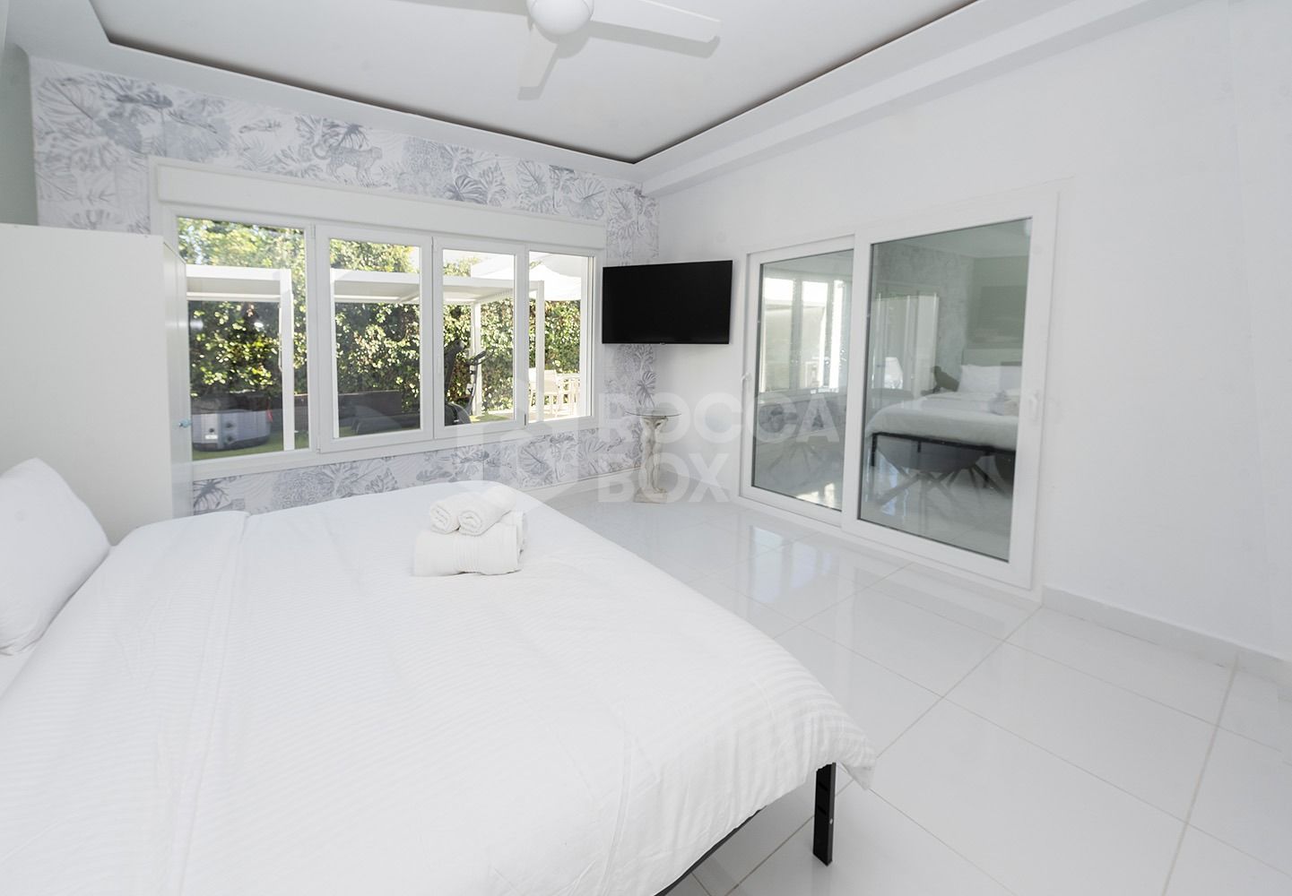 Private 6 bedroom Villa in prime Benalmádena location