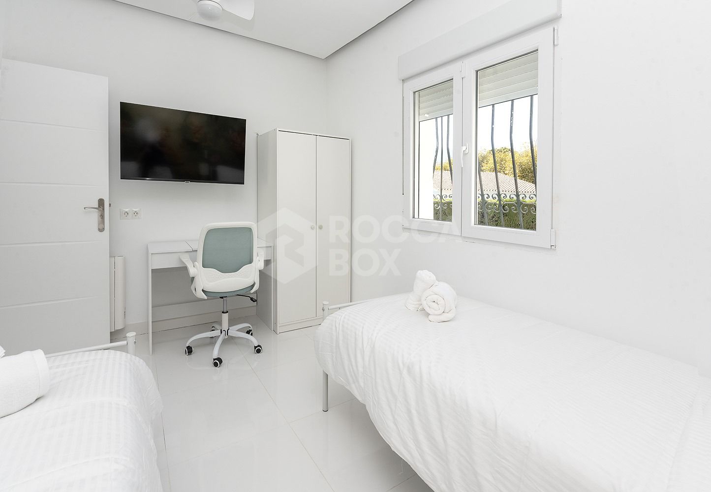 Private 6 bedroom Villa in prime Benalmádena location